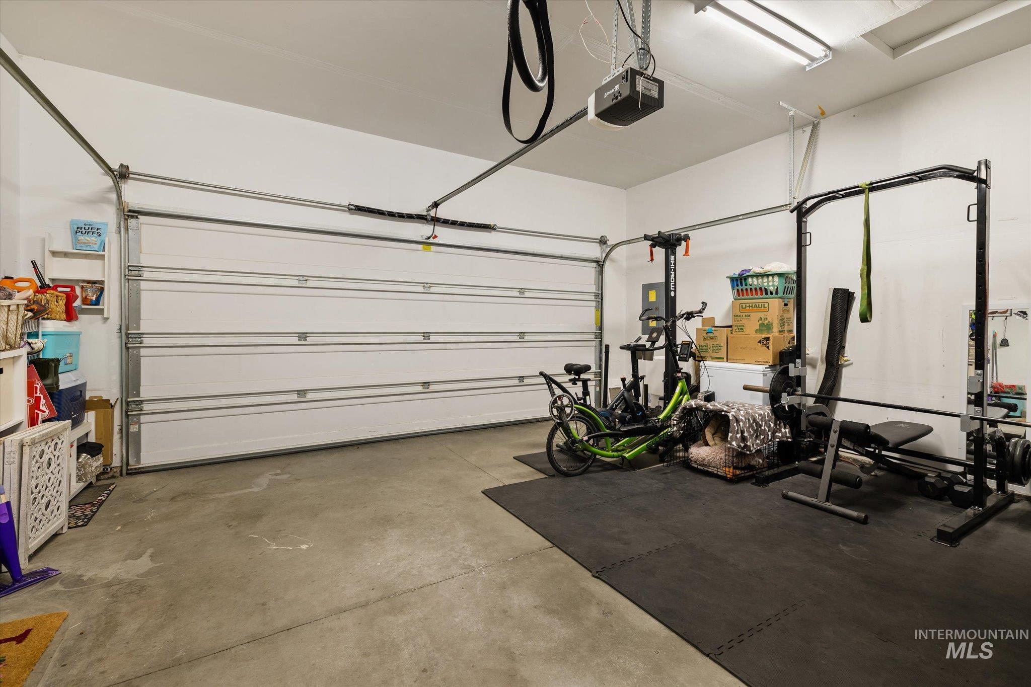 124 W Cherry Ave, Meridian, Idaho 83642, 3 Bedrooms, 2.5 Bathrooms, Residential For Sale, Price $399,000,MLS 98975678