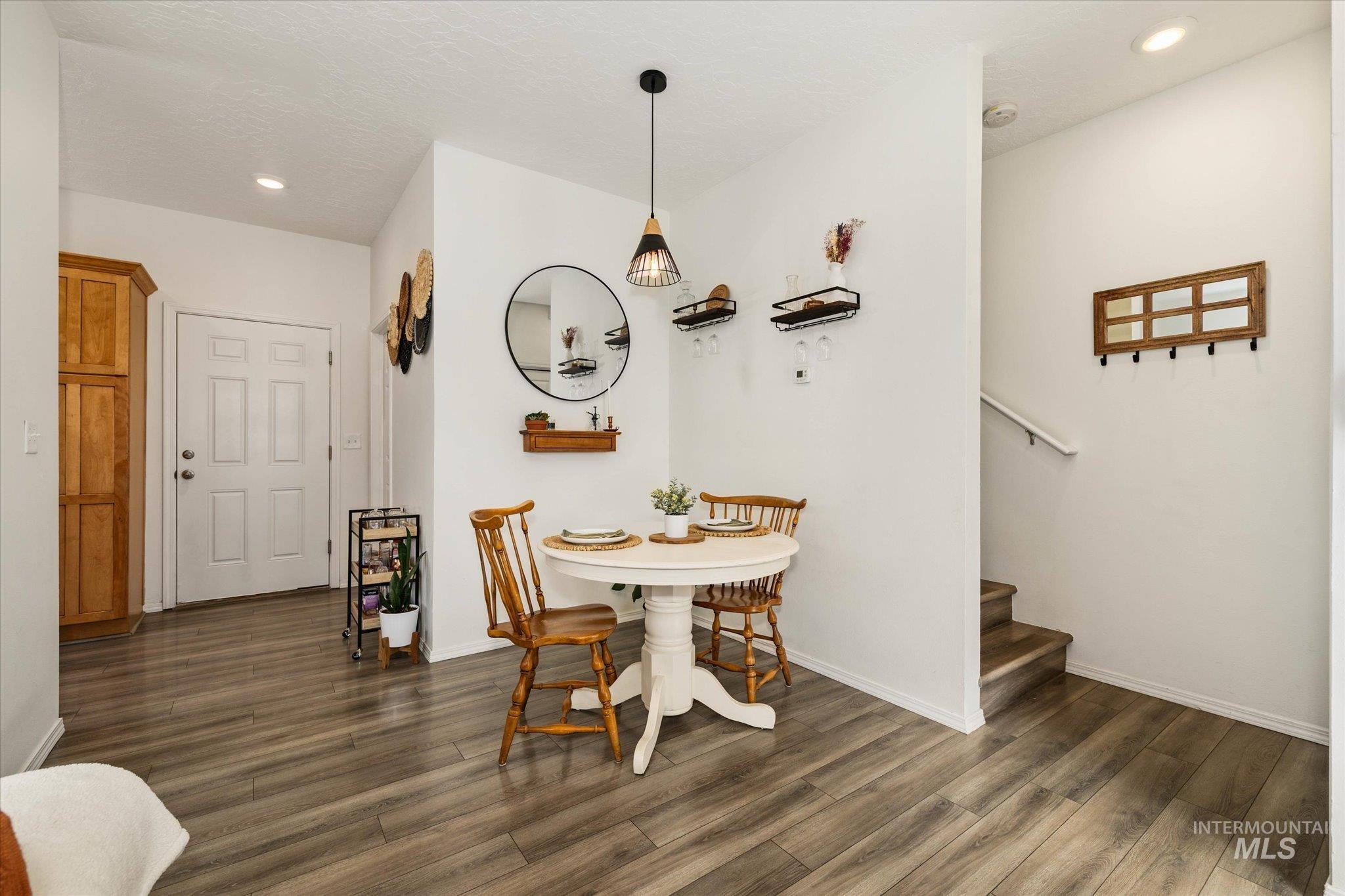 124 W Cherry Ave, Meridian, Idaho 83642, 3 Bedrooms, 2.5 Bathrooms, Residential For Sale, Price $399,000,MLS 98975678