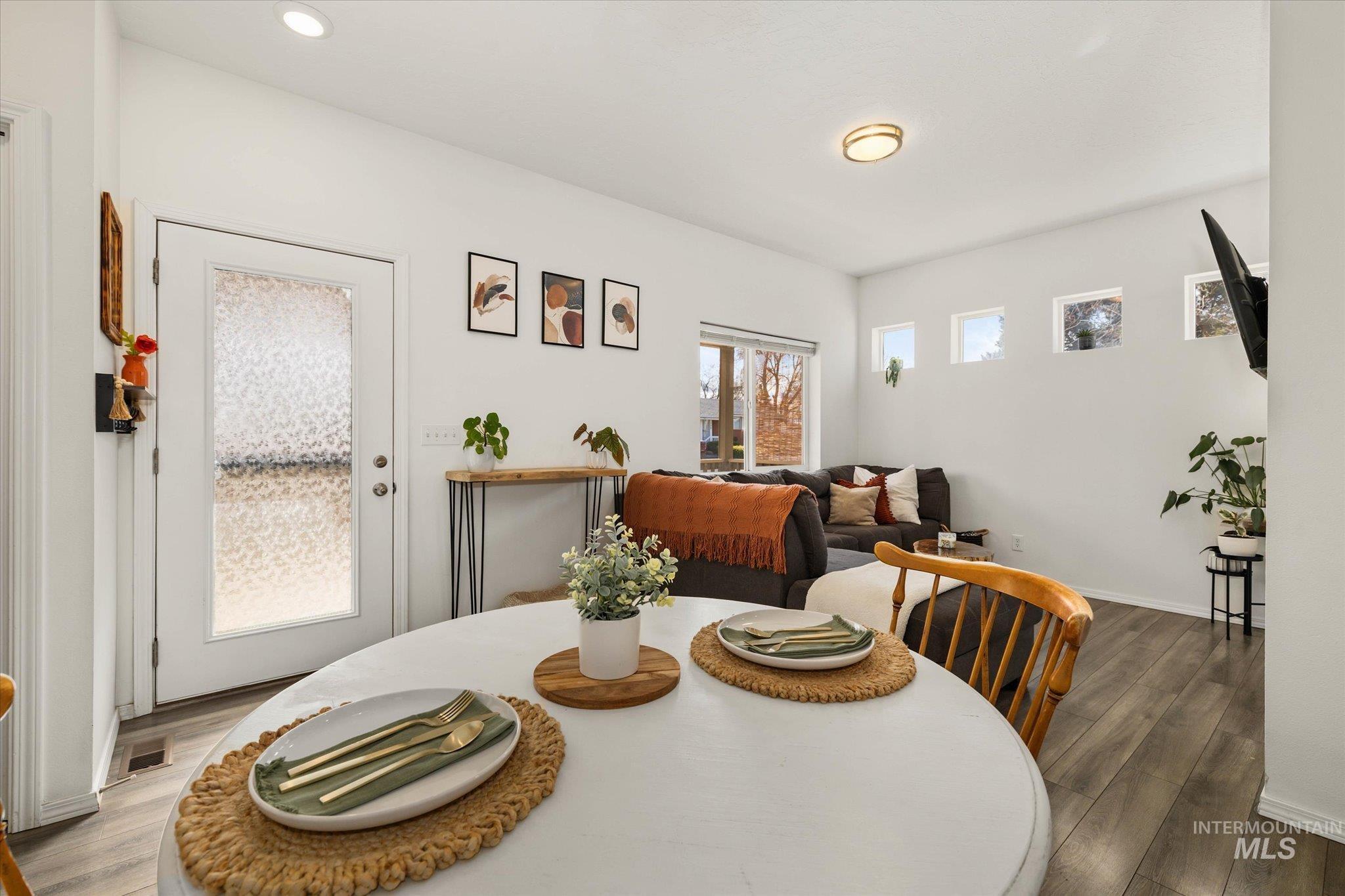 124 W Cherry Ave, Meridian, Idaho 83642, 3 Bedrooms, 2.5 Bathrooms, Residential For Sale, Price $399,000,MLS 98975678