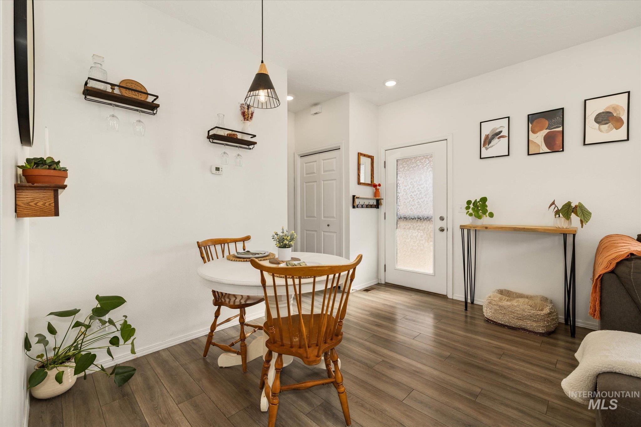 124 W Cherry Ave, Meridian, Idaho 83642, 3 Bedrooms, 2.5 Bathrooms, Residential For Sale, Price $399,000,MLS 98975678