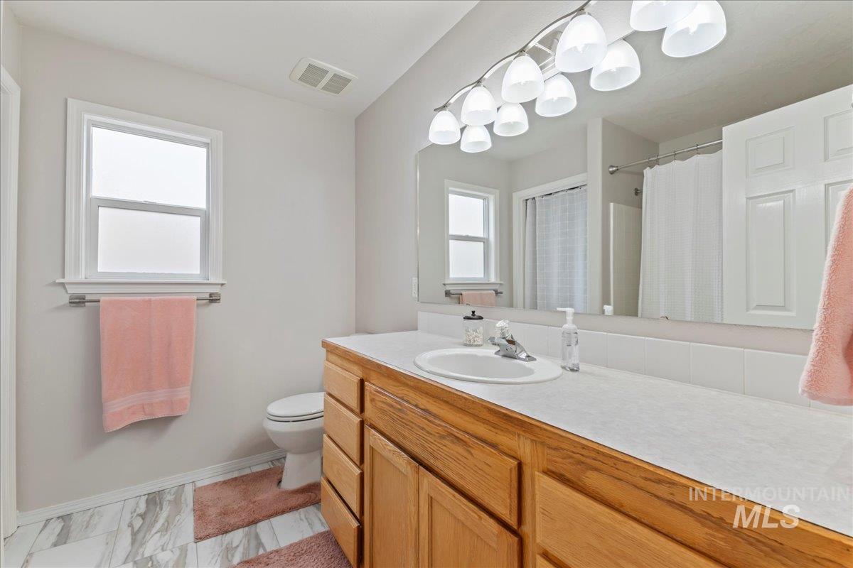 12521 W Dalrymple Ct, Boise, Idaho 83709, 3 Bedrooms, 2 Bathrooms, Residential For Sale, Price $430,000,MLS 98975680