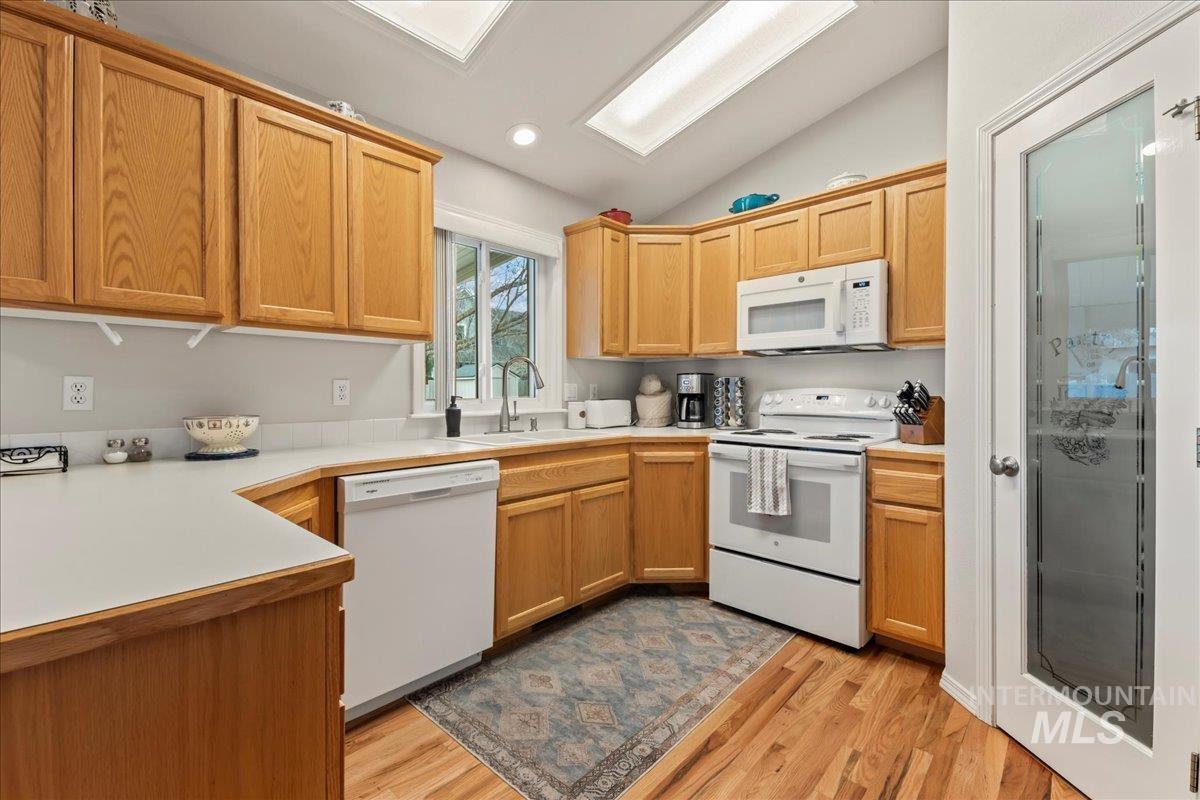 12521 W Dalrymple Ct, Boise, Idaho 83709, 3 Bedrooms, 2 Bathrooms, Residential For Sale, Price $430,000,MLS 98975680