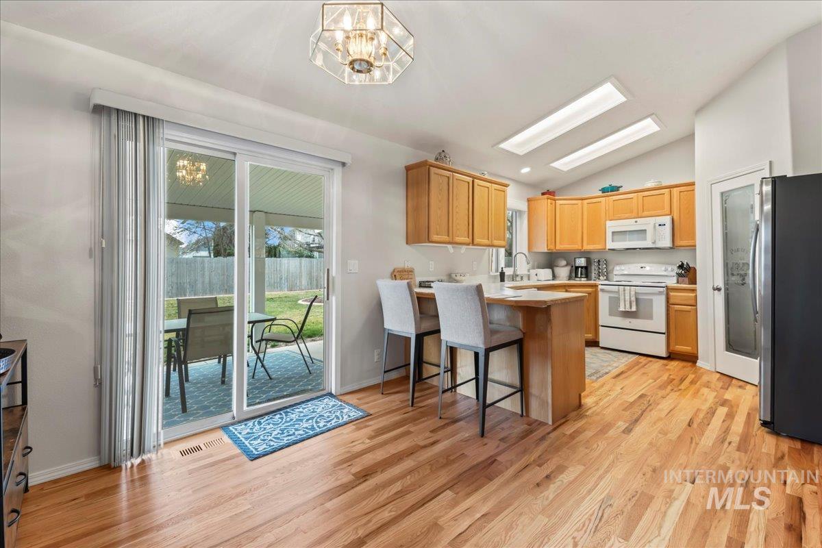 12521 W Dalrymple Ct, Boise, Idaho 83709, 3 Bedrooms, 2 Bathrooms, Residential For Sale, Price $430,000,MLS 98975680