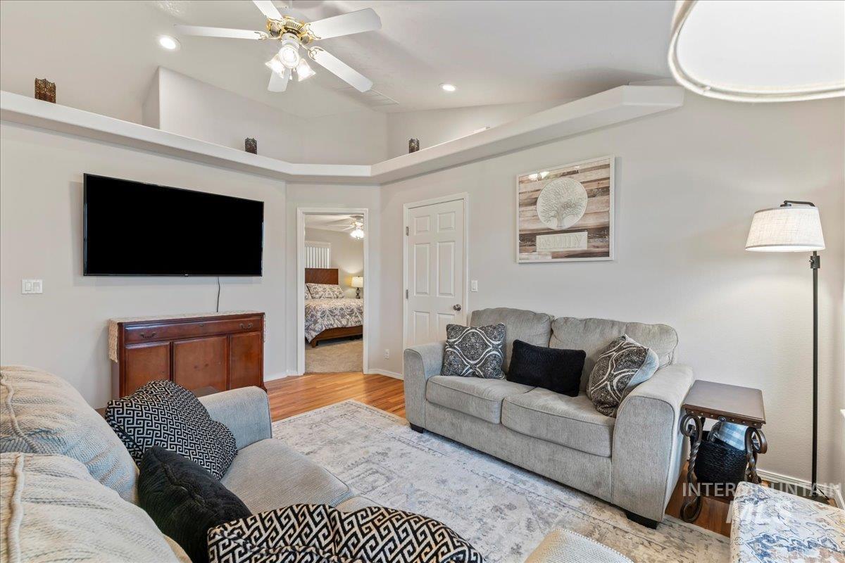 12521 W Dalrymple Ct, Boise, Idaho 83709, 3 Bedrooms, 2 Bathrooms, Residential For Sale, Price $430,000,MLS 98975680