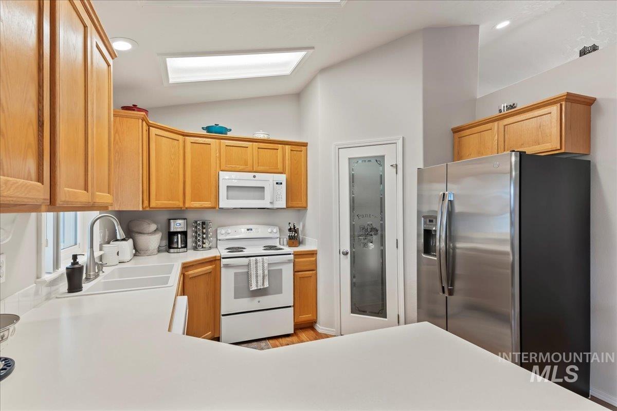 12521 W Dalrymple Ct, Boise, Idaho 83709, 3 Bedrooms, 2 Bathrooms, Residential For Sale, Price $430,000,MLS 98975680