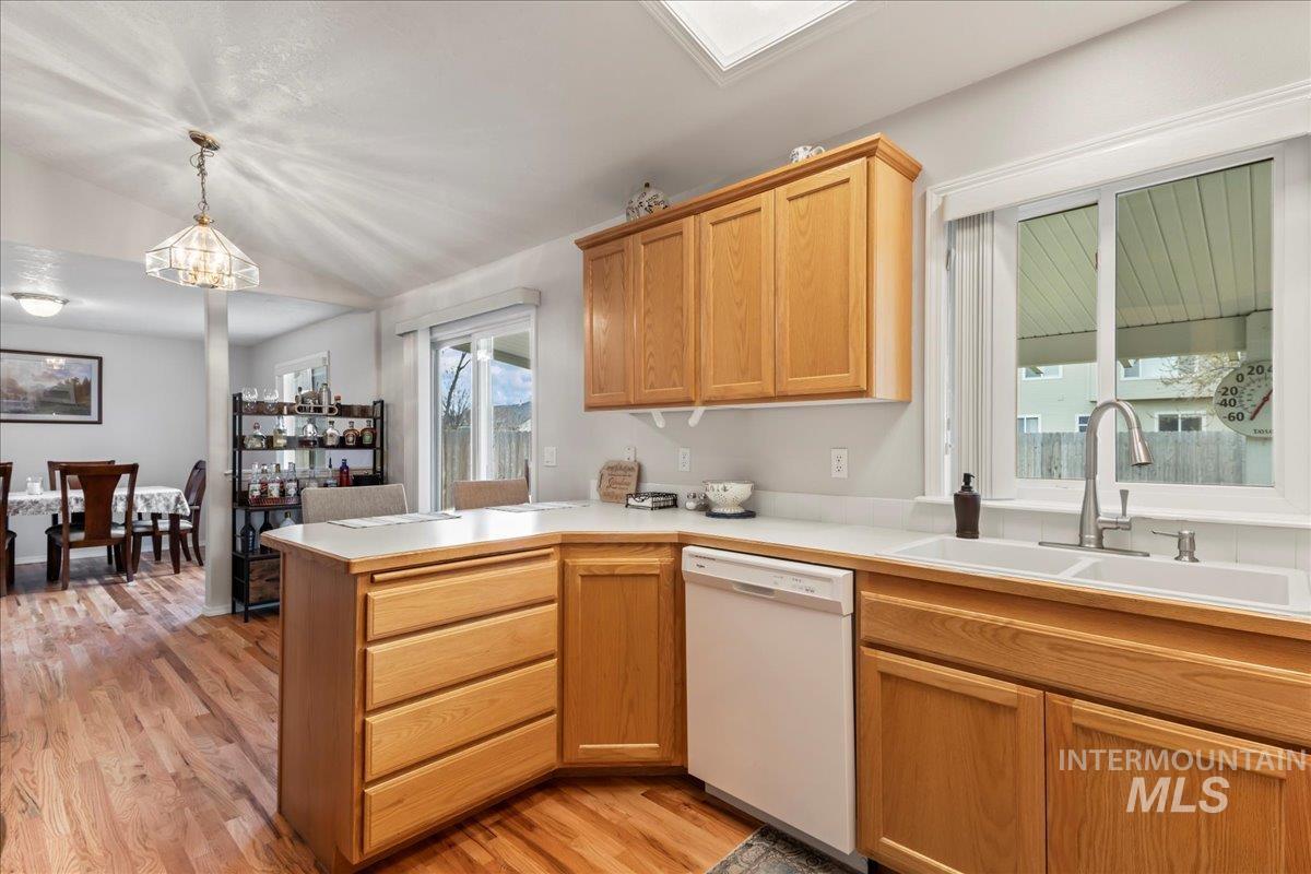 12521 W Dalrymple Ct, Boise, Idaho 83709, 3 Bedrooms, 2 Bathrooms, Residential For Sale, Price $430,000,MLS 98975680