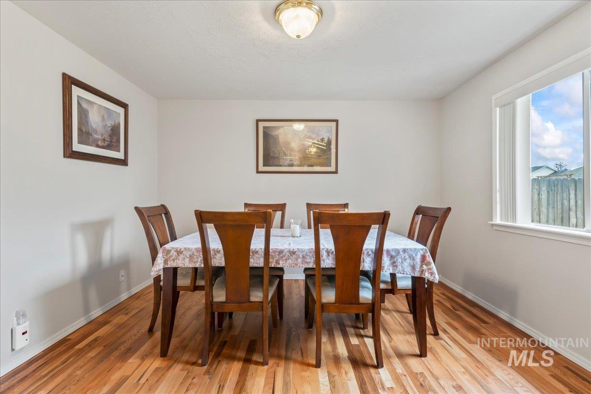 12521 W Dalrymple Ct, Boise, Idaho 83709, 3 Bedrooms, 2 Bathrooms, Residential For Sale, Price $430,000,MLS 98975680