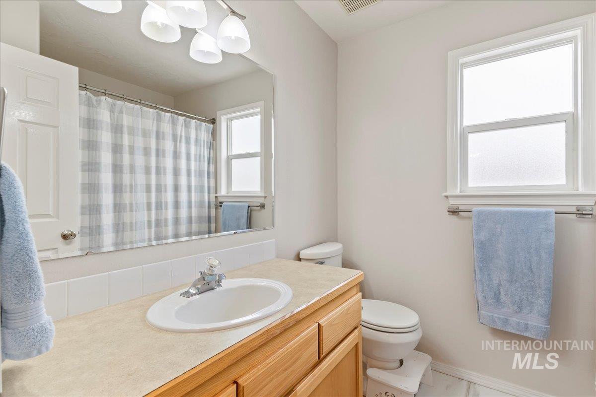 12521 W Dalrymple Ct, Boise, Idaho 83709, 3 Bedrooms, 2 Bathrooms, Residential For Sale, Price $430,000,MLS 98975680