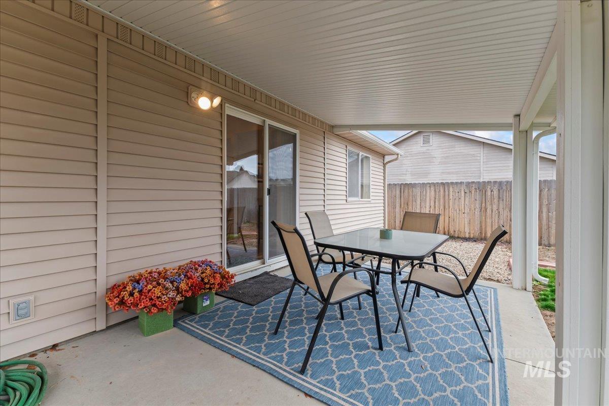 12521 W Dalrymple Ct, Boise, Idaho 83709, 3 Bedrooms, 2 Bathrooms, Residential For Sale, Price $430,000,MLS 98975680