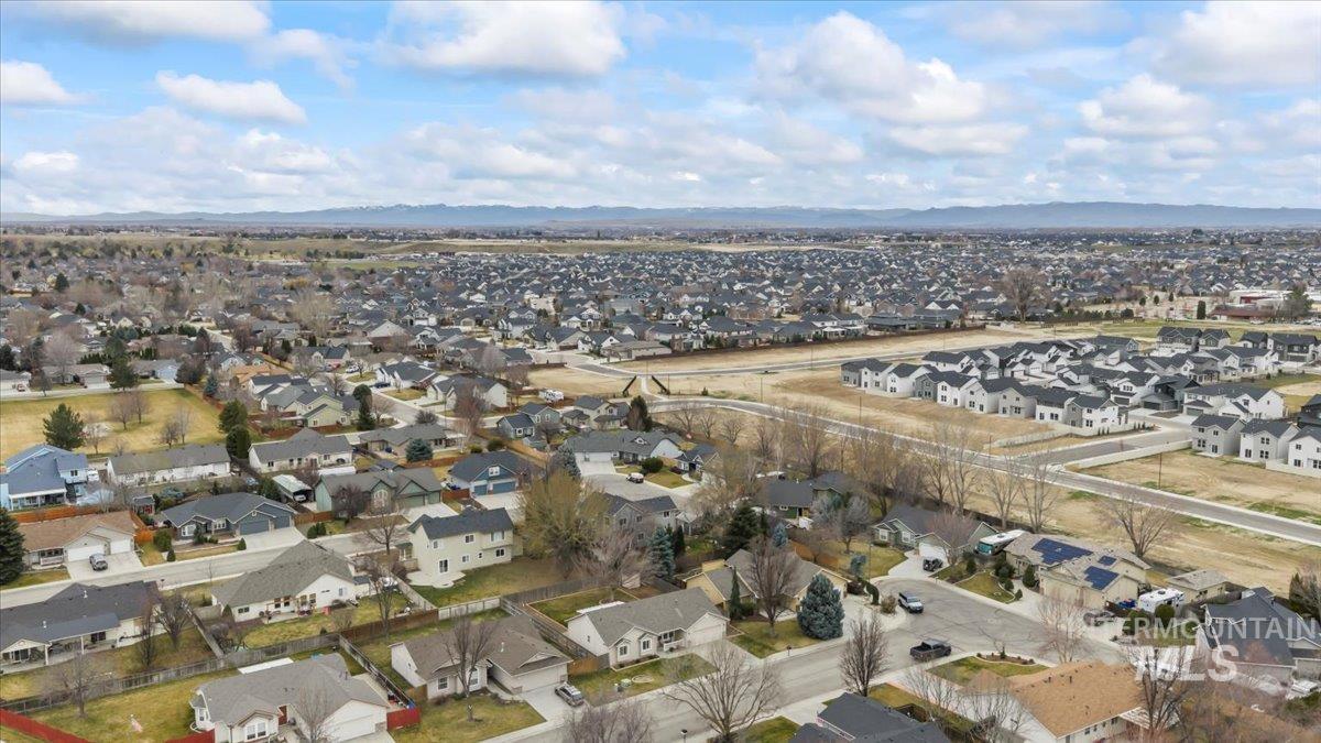 12521 W Dalrymple Ct, Boise, Idaho 83709, 3 Bedrooms, 2 Bathrooms, Residential For Sale, Price $430,000,MLS 98975680