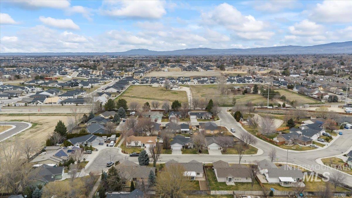 12521 W Dalrymple Ct, Boise, Idaho 83709, 3 Bedrooms, 2 Bathrooms, Residential For Sale, Price $430,000,MLS 98975680