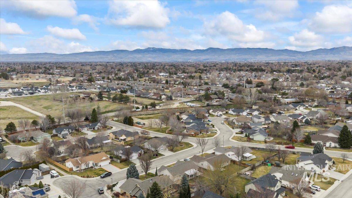 12521 W Dalrymple Ct, Boise, Idaho 83709, 3 Bedrooms, 2 Bathrooms, Residential For Sale, Price $430,000,MLS 98975680