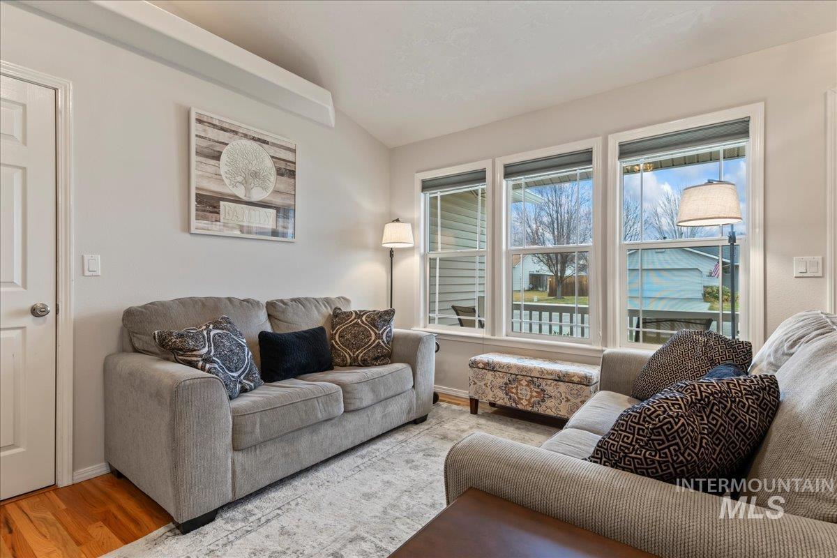 12521 W Dalrymple Ct, Boise, Idaho 83709, 3 Bedrooms, 2 Bathrooms, Residential For Sale, Price $430,000,MLS 98975680