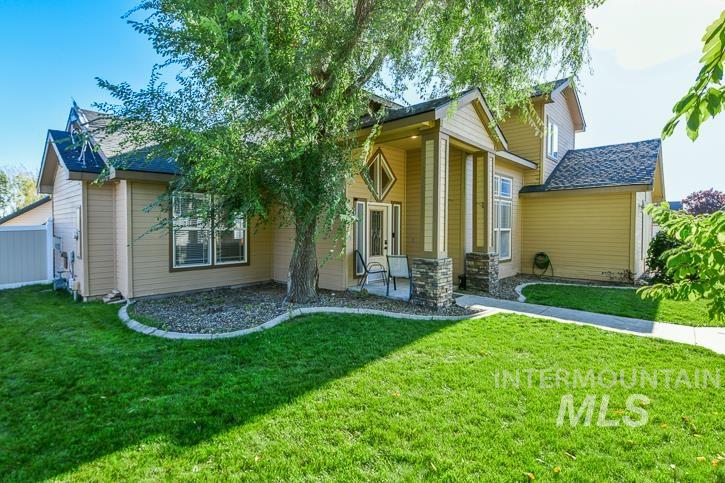 280 E Sunrise Rim Rd, Nampa, Idaho 83686, 4 Bedrooms, 5 Bathrooms, Residential For Sale, Price $484,900,MLS 98975681