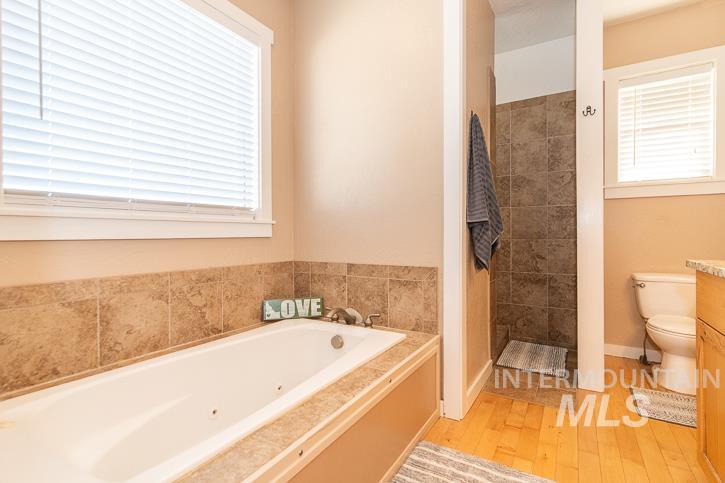 280 E Sunrise Rim Rd, Nampa, Idaho 83686, 4 Bedrooms, 5 Bathrooms, Residential For Sale, Price $484,900,MLS 98975681