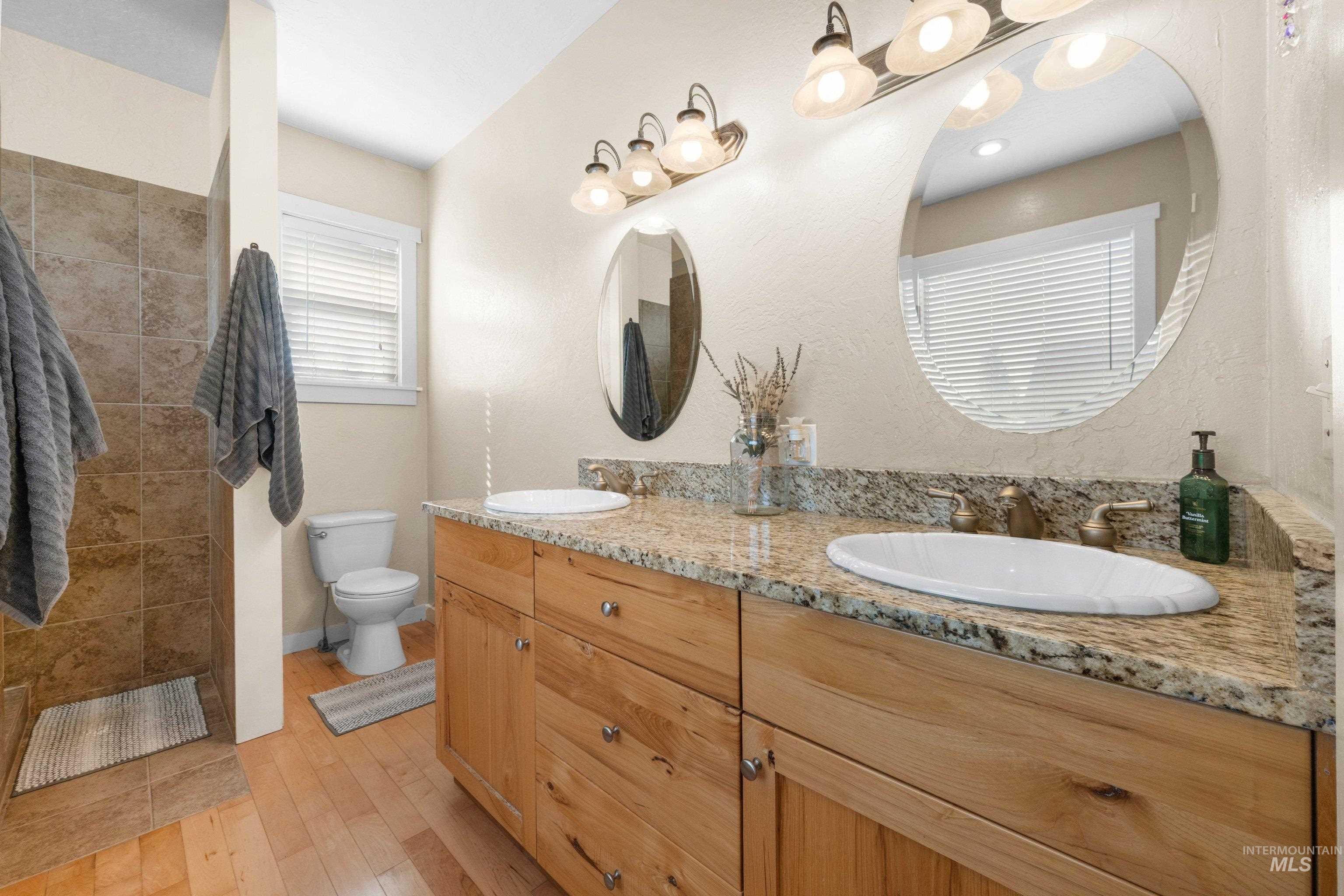 280 E Sunrise Rim Rd, Nampa, Idaho 83686, 4 Bedrooms, 2.5 Bathrooms, Residential For Sale, Price $484,900,MLS 98975681