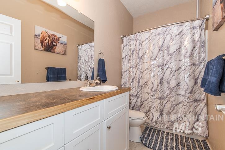 280 E Sunrise Rim Rd, Nampa, Idaho 83686, 4 Bedrooms, 5 Bathrooms, Residential For Sale, Price $484,900,MLS 98975681