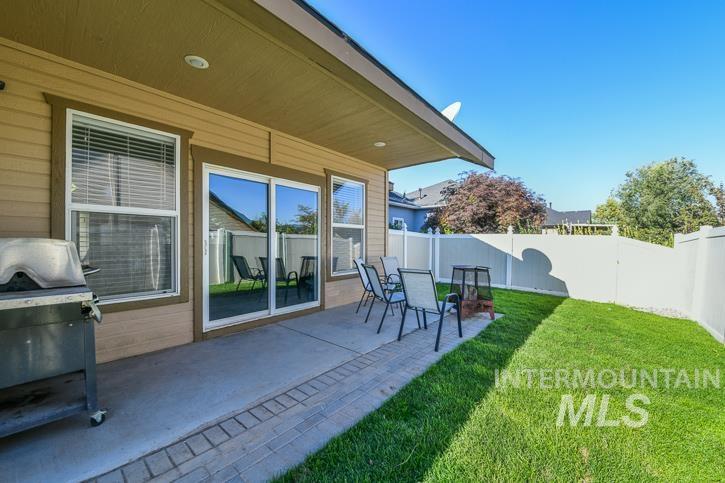 280 E Sunrise Rim Rd, Nampa, Idaho 83686, 4 Bedrooms, 5 Bathrooms, Residential For Sale, Price $484,900,MLS 98975681