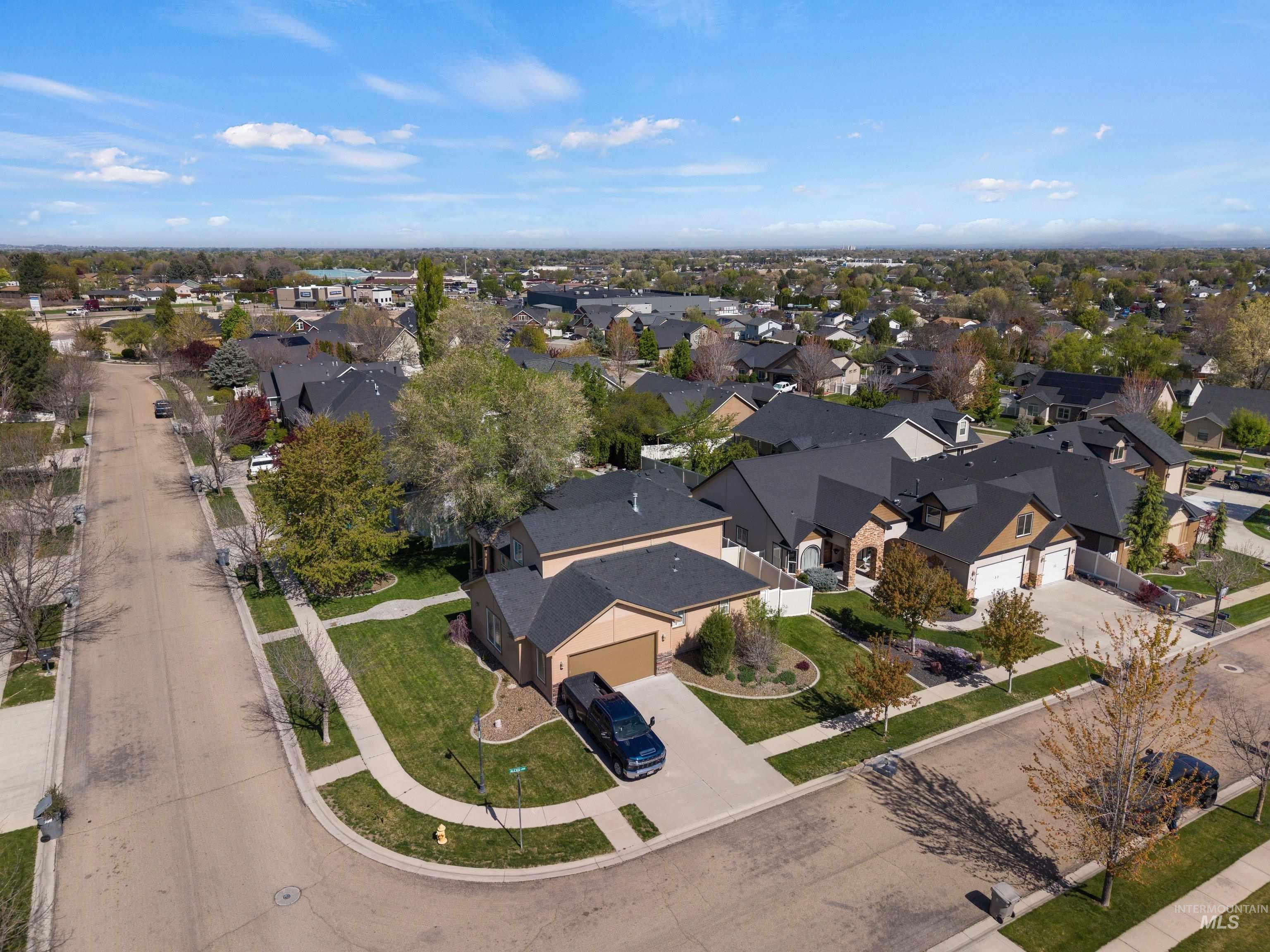 280 E Sunrise Rim Rd, Nampa, Idaho 83686, 4 Bedrooms, 2.5 Bathrooms, Residential For Sale, Price $484,900,MLS 98975681