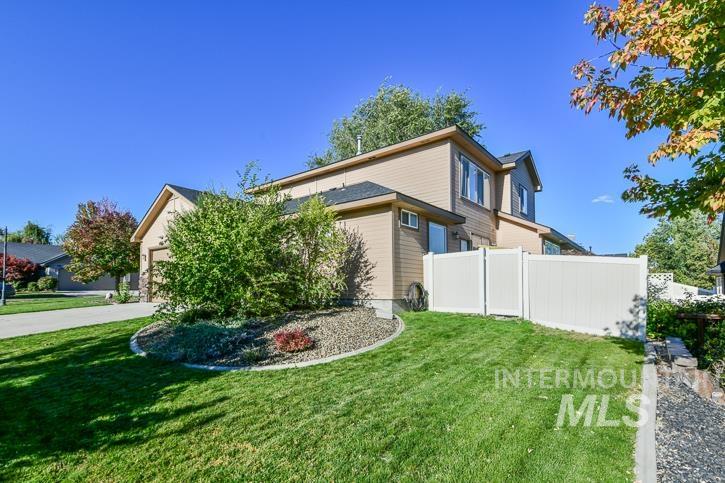 280 E Sunrise Rim Rd, Nampa, Idaho 83686, 4 Bedrooms, 5 Bathrooms, Residential For Sale, Price $484,900,MLS 98975681