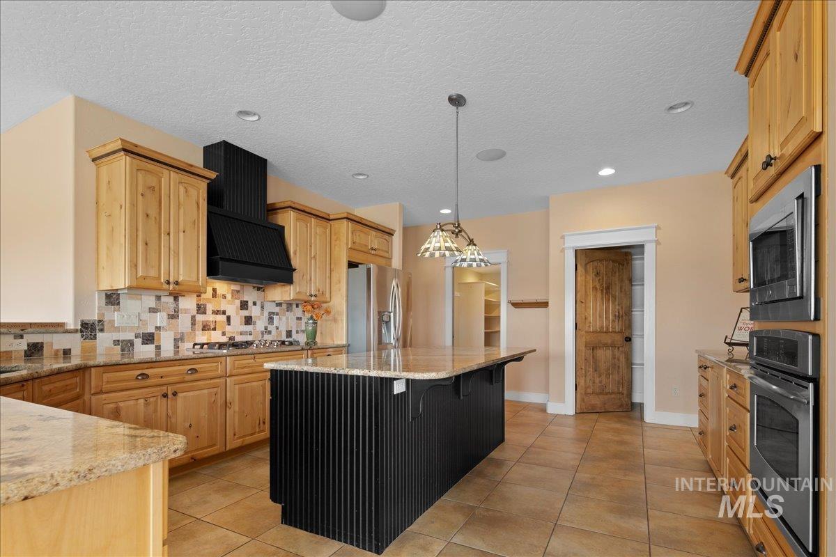 2600 W South Slope Rd, Emmett, Idaho 83617, 4 Bedrooms, 4 Bathrooms, Residential For Sale, Price $1,250,000,MLS 98975682