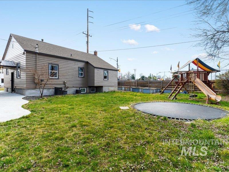 803 N Garden St, Boise, Idaho 83706, 4 Bedrooms, 3 Bathrooms, Residential For Sale, Price $935,000,MLS 98975683