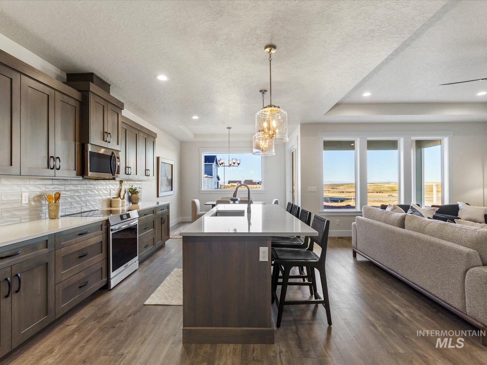 375 S Strut Way, Boise, Idaho 83716, 4 Bedrooms, 2.5 Bathrooms, Residential For Sale, Price $699,900,MLS 98975685