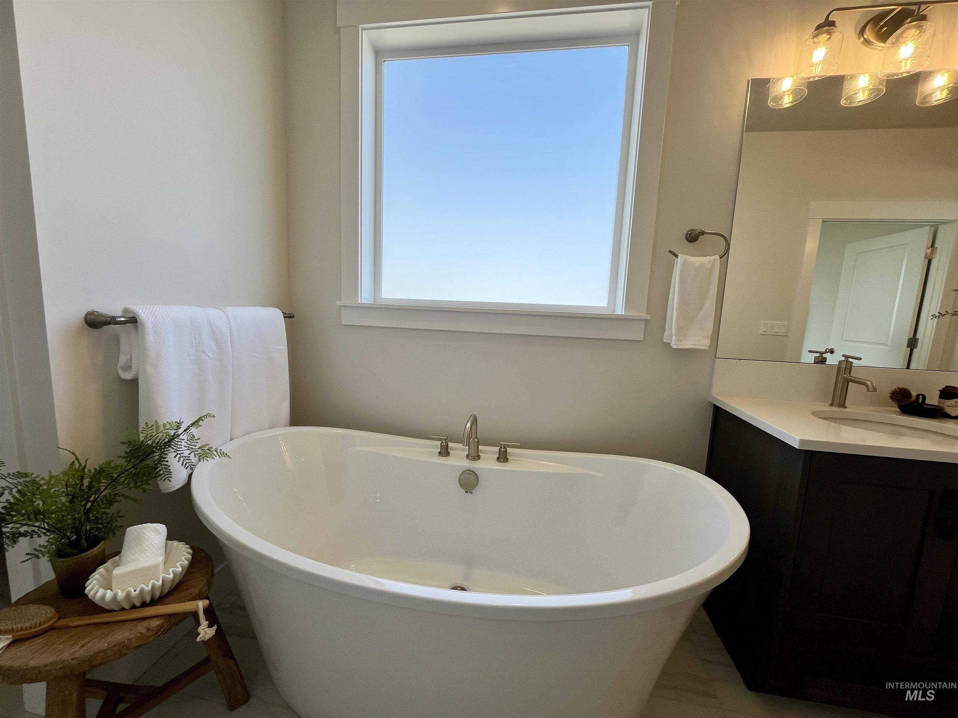 375 S Strut Way, Boise, Idaho 83716, 4 Bedrooms, 2.5 Bathrooms, Residential For Sale, Price $699,900,MLS 98975685