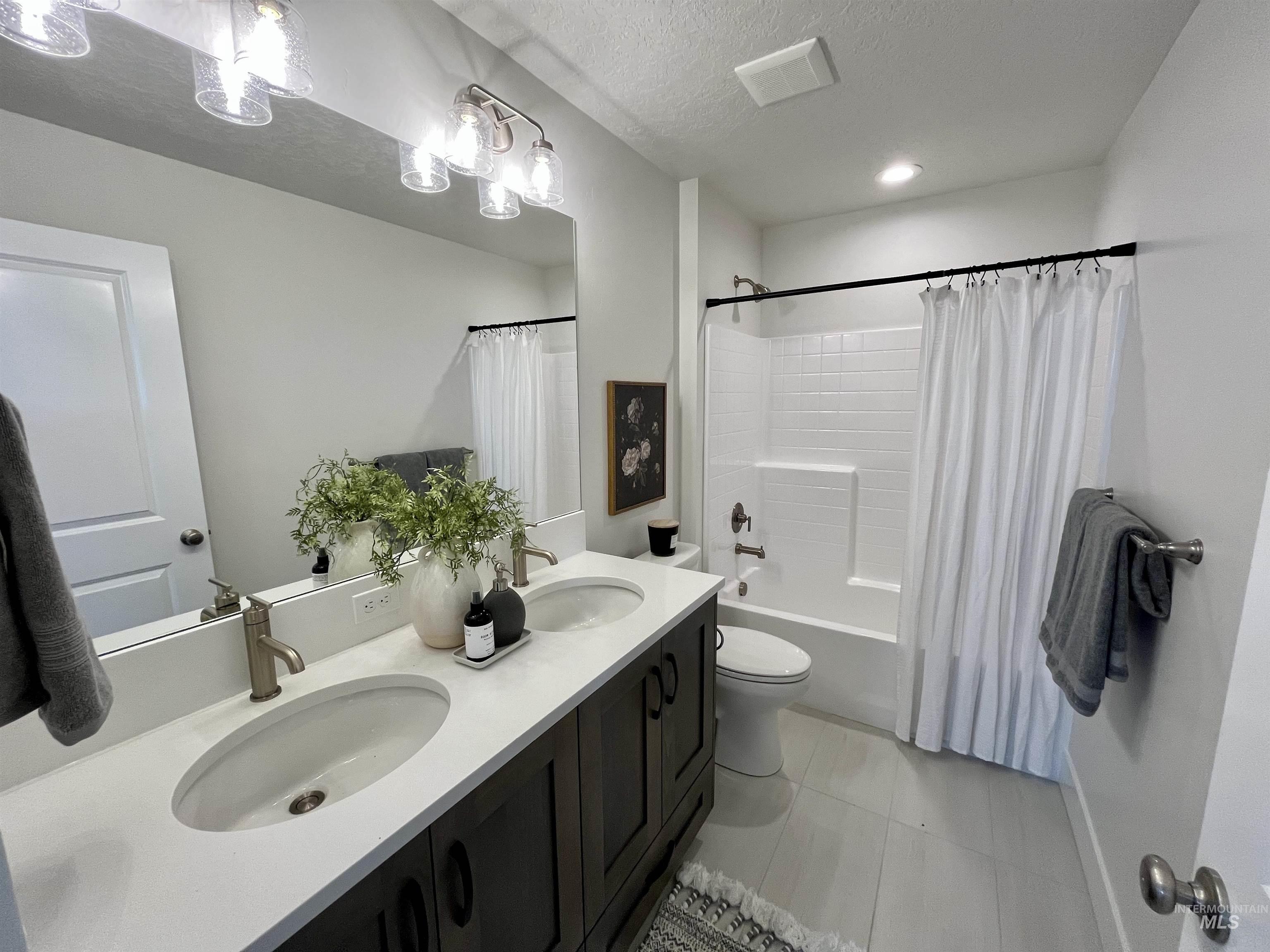 375 S Strut Way, Boise, Idaho 83716, 4 Bedrooms, 2.5 Bathrooms, Residential For Sale, Price $699,900,MLS 98975685