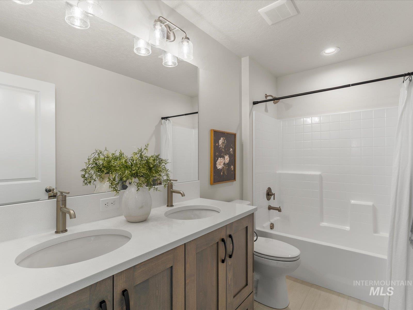 375 S Strut Way, Boise, Idaho 83716, 4 Bedrooms, 2.5 Bathrooms, Residential For Sale, Price $699,900,MLS 98975685