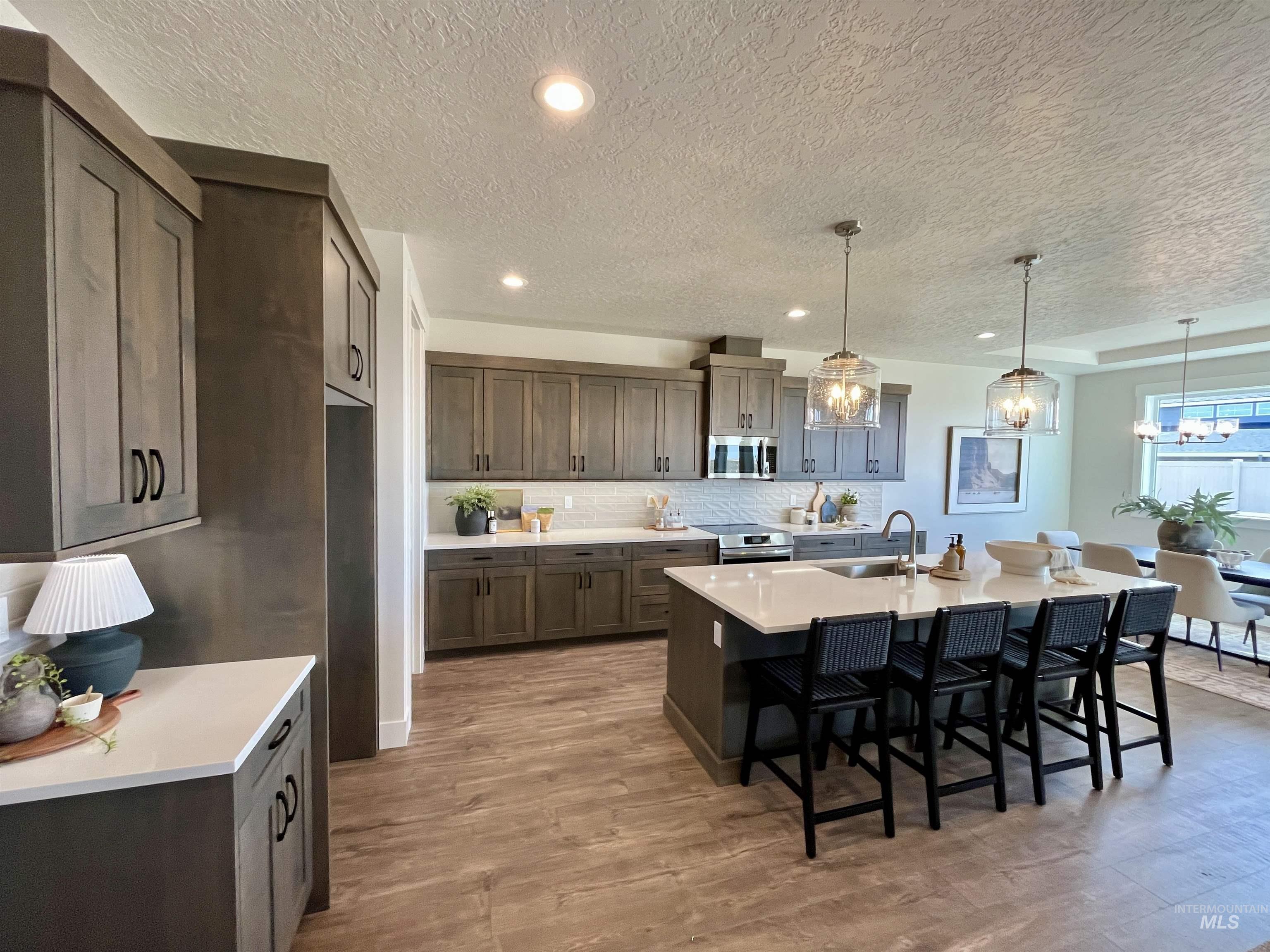 375 S Strut Way, Boise, Idaho 83716, 4 Bedrooms, 2.5 Bathrooms, Residential For Sale, Price $699,900, 98975685