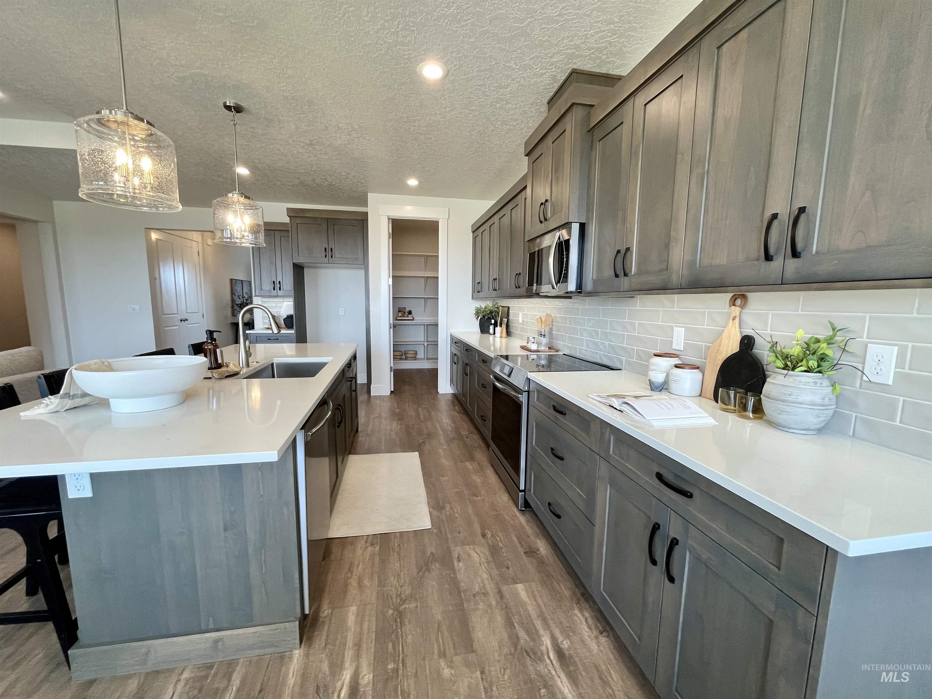 375 S Strut Way, Boise, Idaho 83716, 4 Bedrooms, 2.5 Bathrooms, Residential For Sale, Price $699,900,MLS 98975685