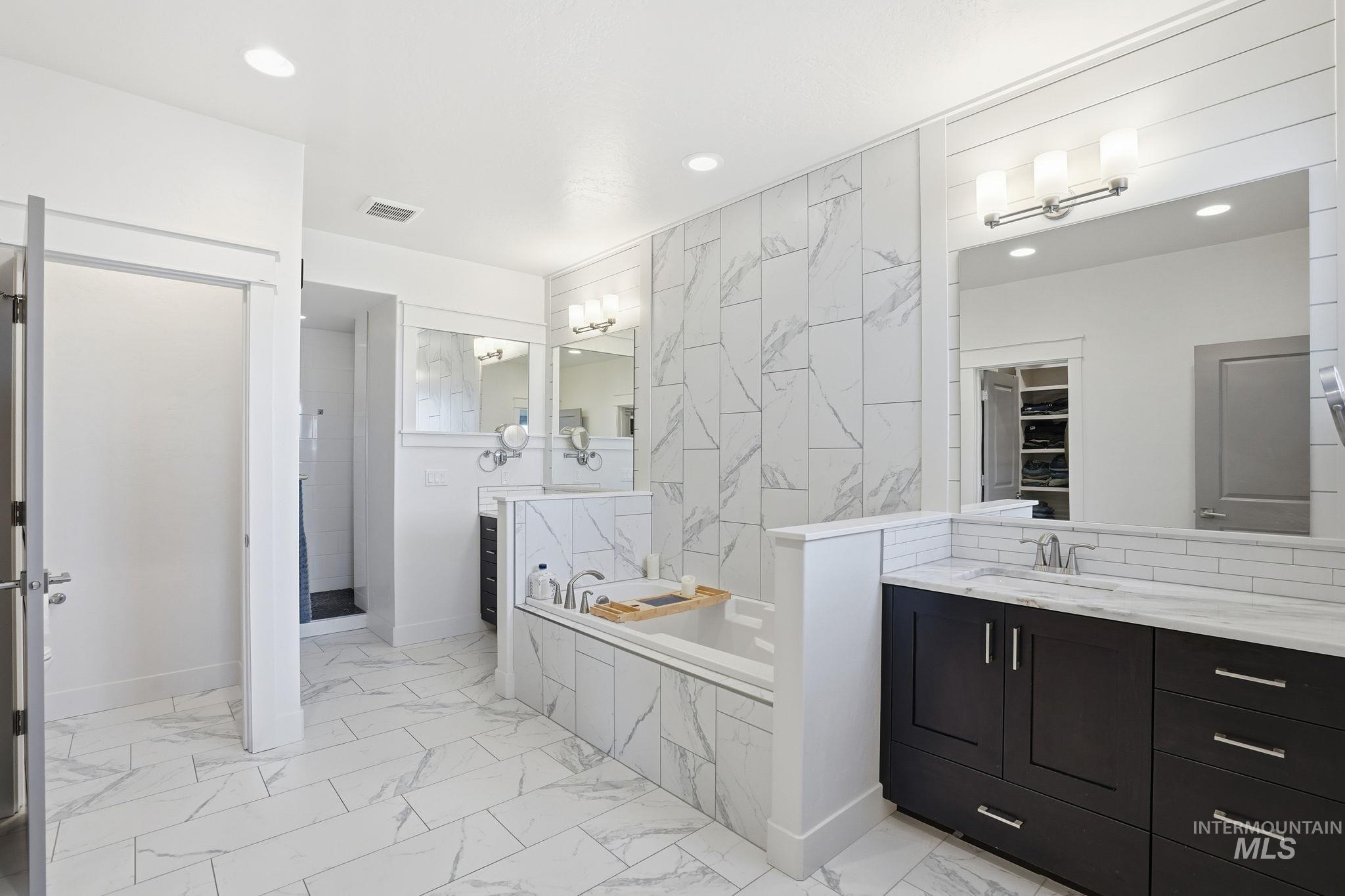 2301 Nordic Ave., Middleton, Idaho 83644, 3 Bedrooms, 2.5 Bathrooms, Residential For Sale, Price $940,000,MLS 98975686