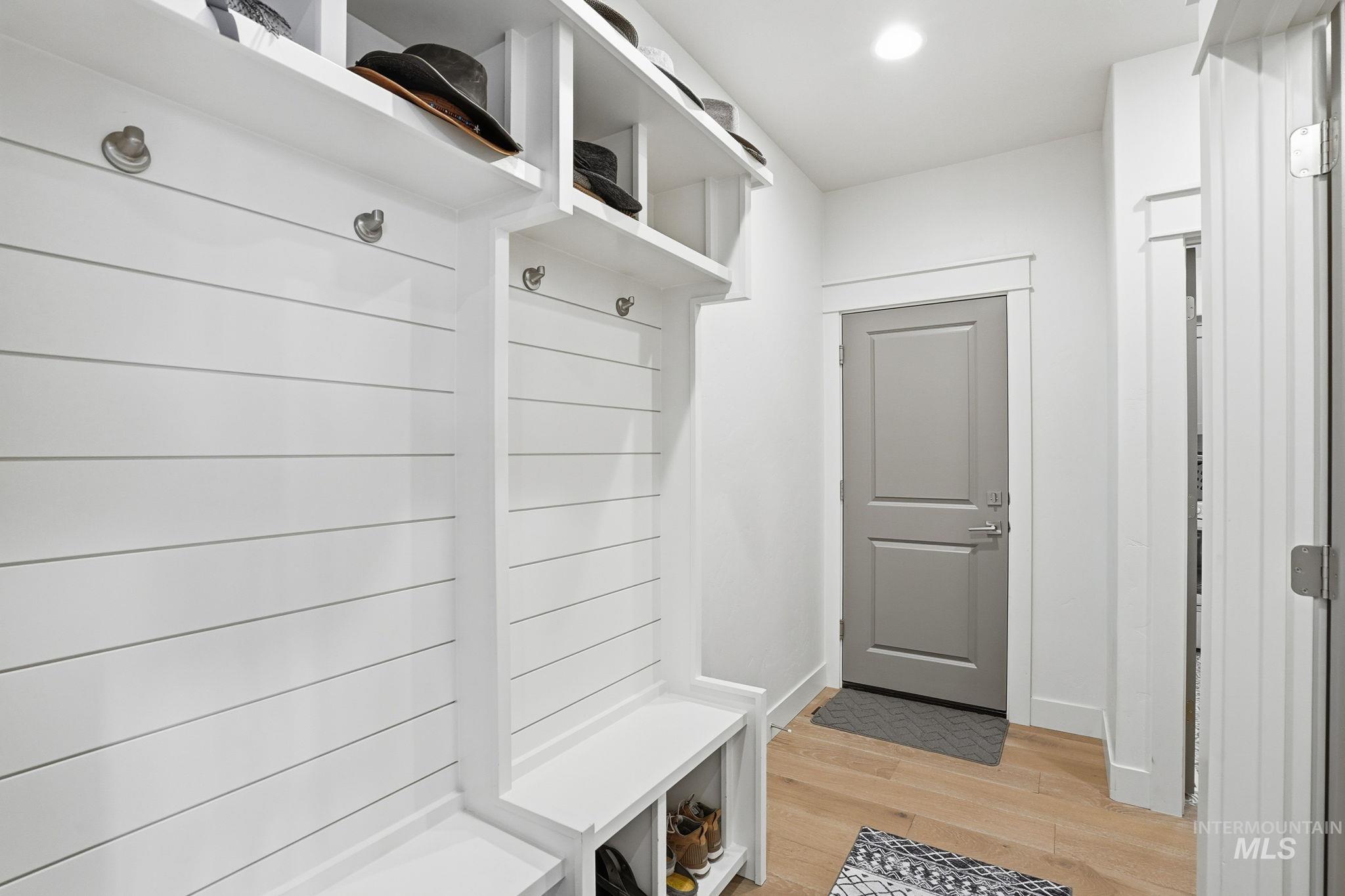 2301 Nordic Ave., Middleton, Idaho 83644, 3 Bedrooms, 2.5 Bathrooms, Residential For Sale, Price $940,000,MLS 98975686