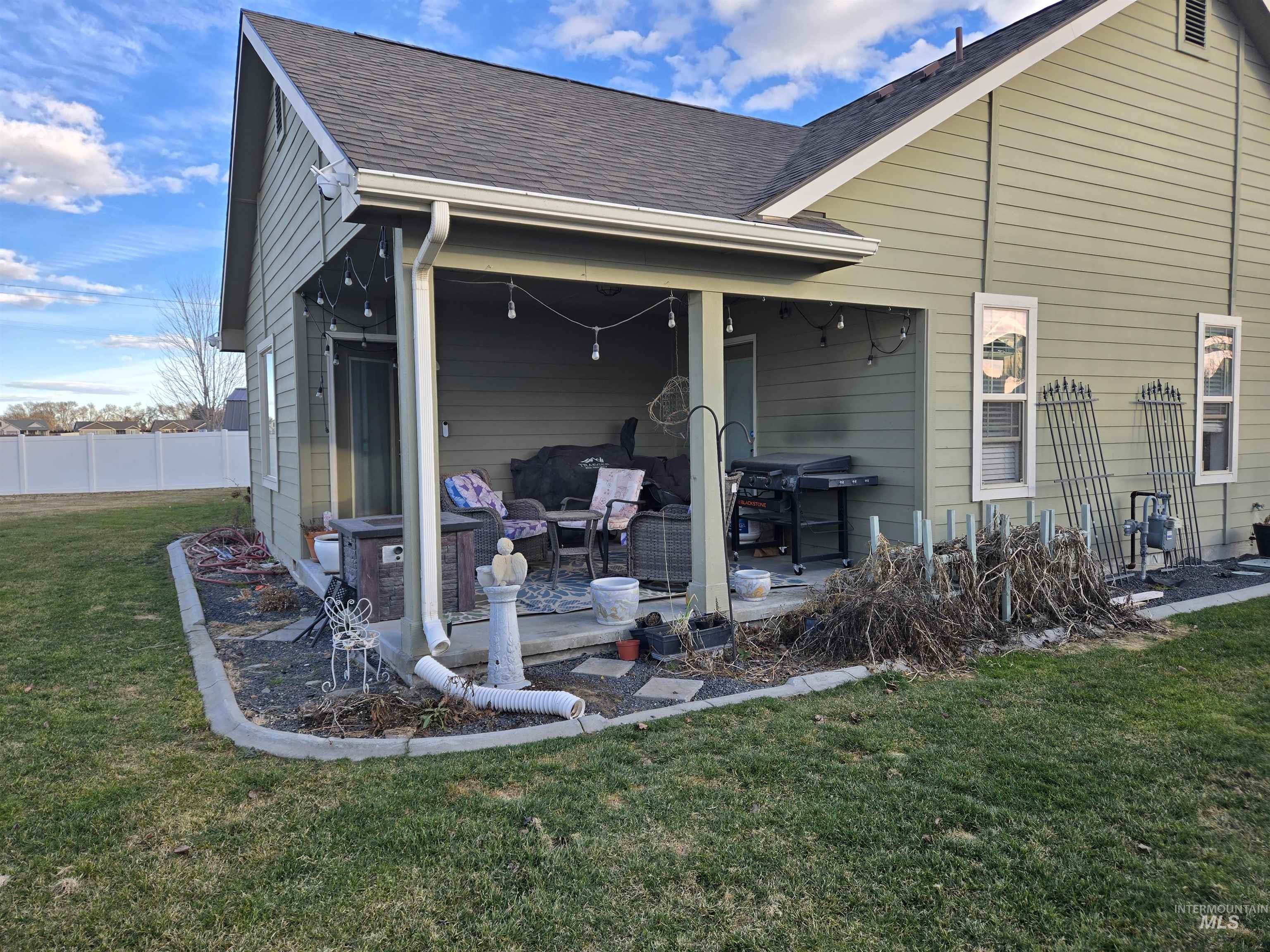 1409 NW 7th Ave, Ontario, Oregon 97914, 3 Bedrooms, 2 Bathrooms, Residential For Sale, Price $375,000,MLS 98975688