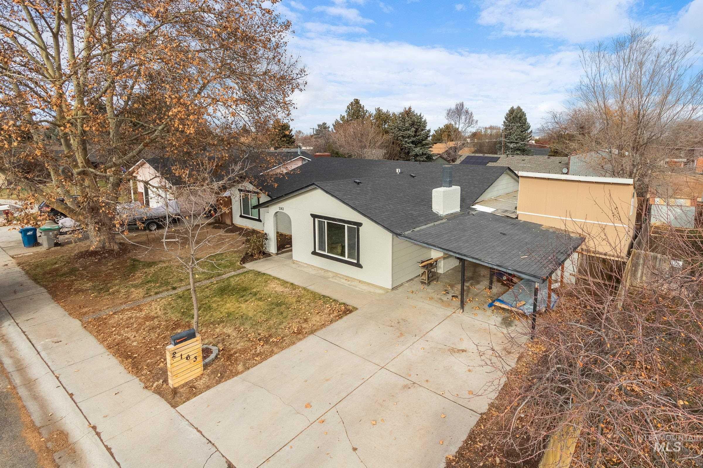 2163 N Workland, Boise, Idaho 83704, 4 Bedrooms, 2 Bathrooms, Residential For Sale, Price $424,990,MLS 98975691