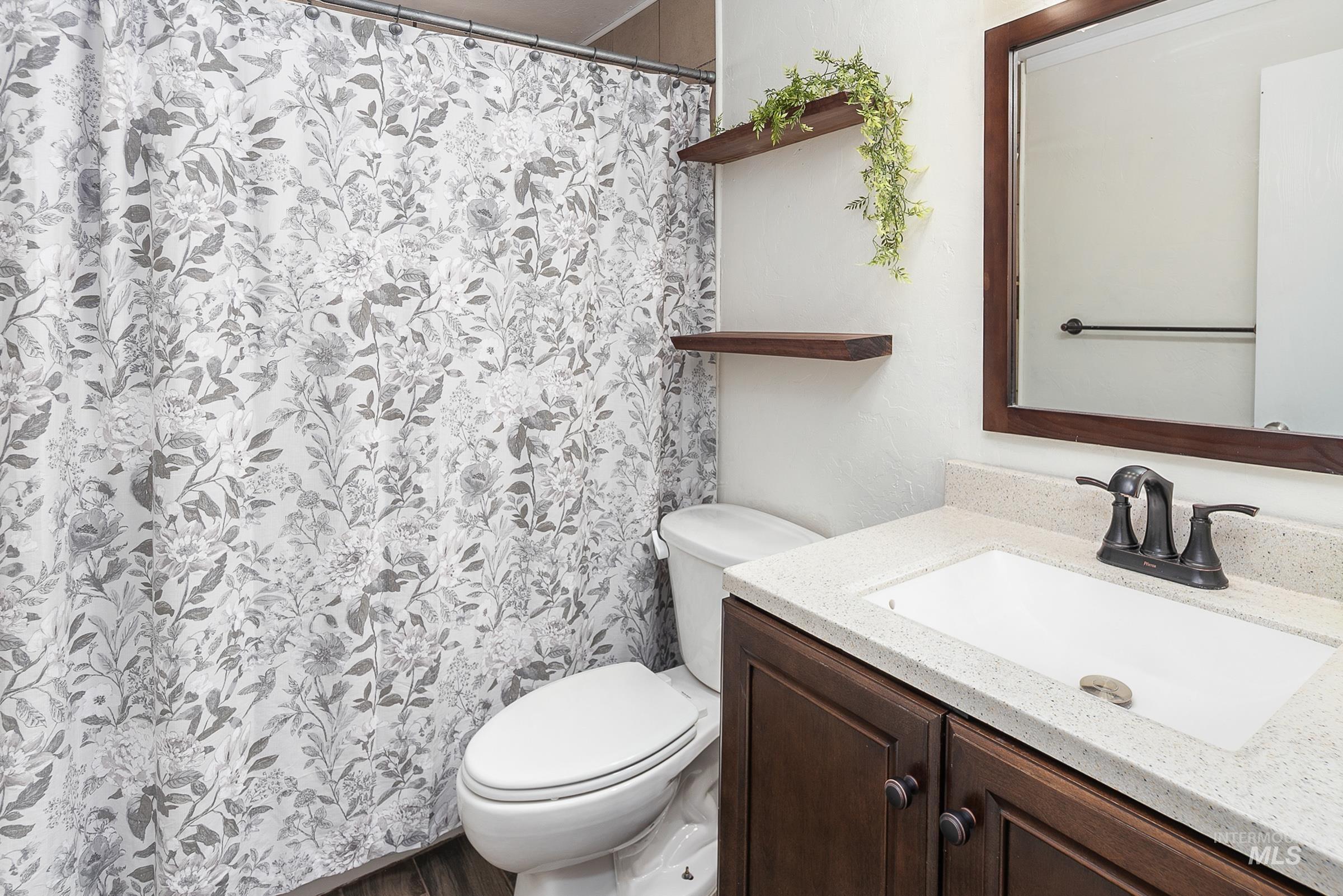 2163 N Workland, Boise, Idaho 83704, 4 Bedrooms, 2 Bathrooms, Residential For Sale, Price $424,990,MLS 98975691