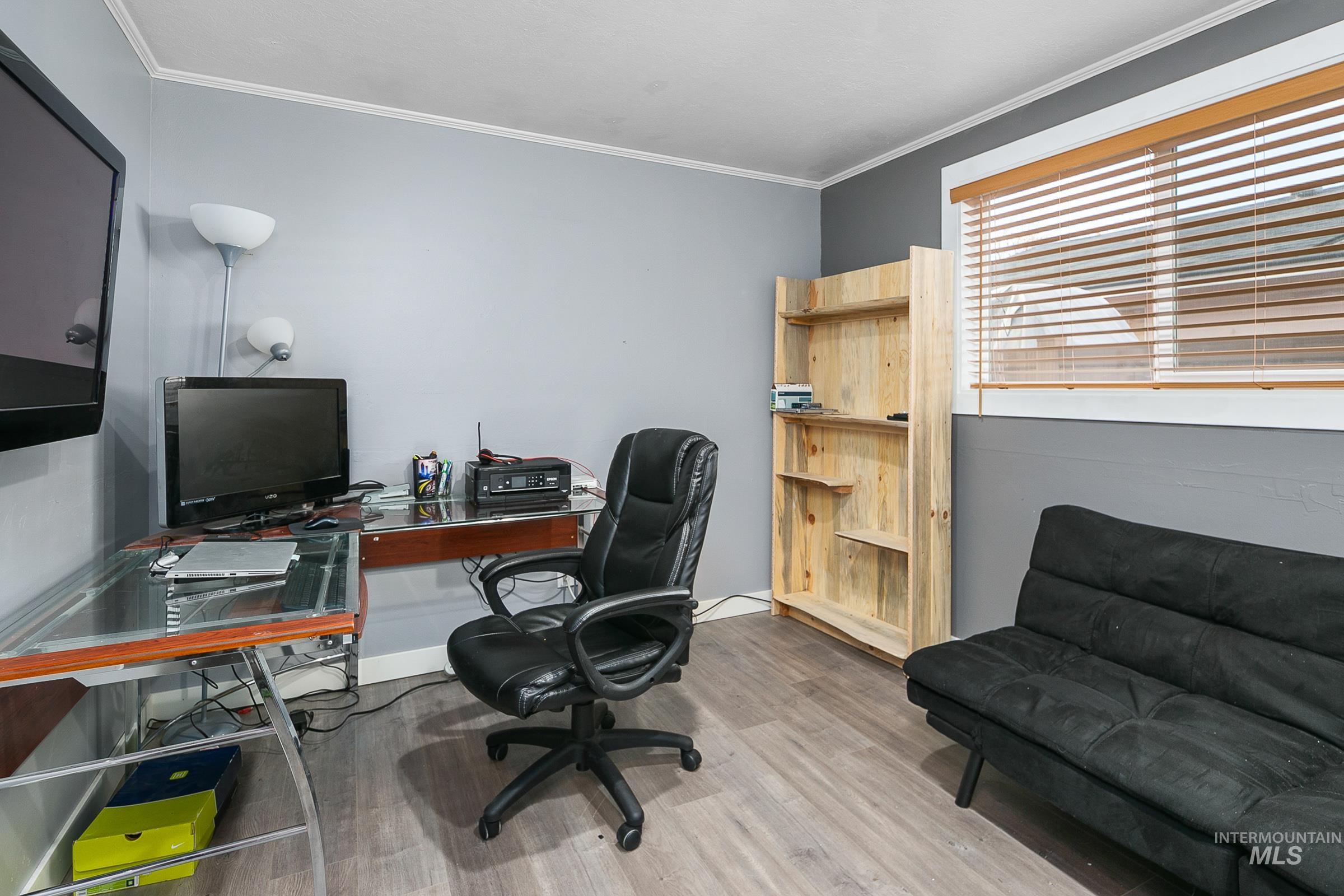 2163 N Workland, Boise, Idaho 83704, 4 Bedrooms, 2 Bathrooms, Residential For Sale, Price $424,990,MLS 98975691