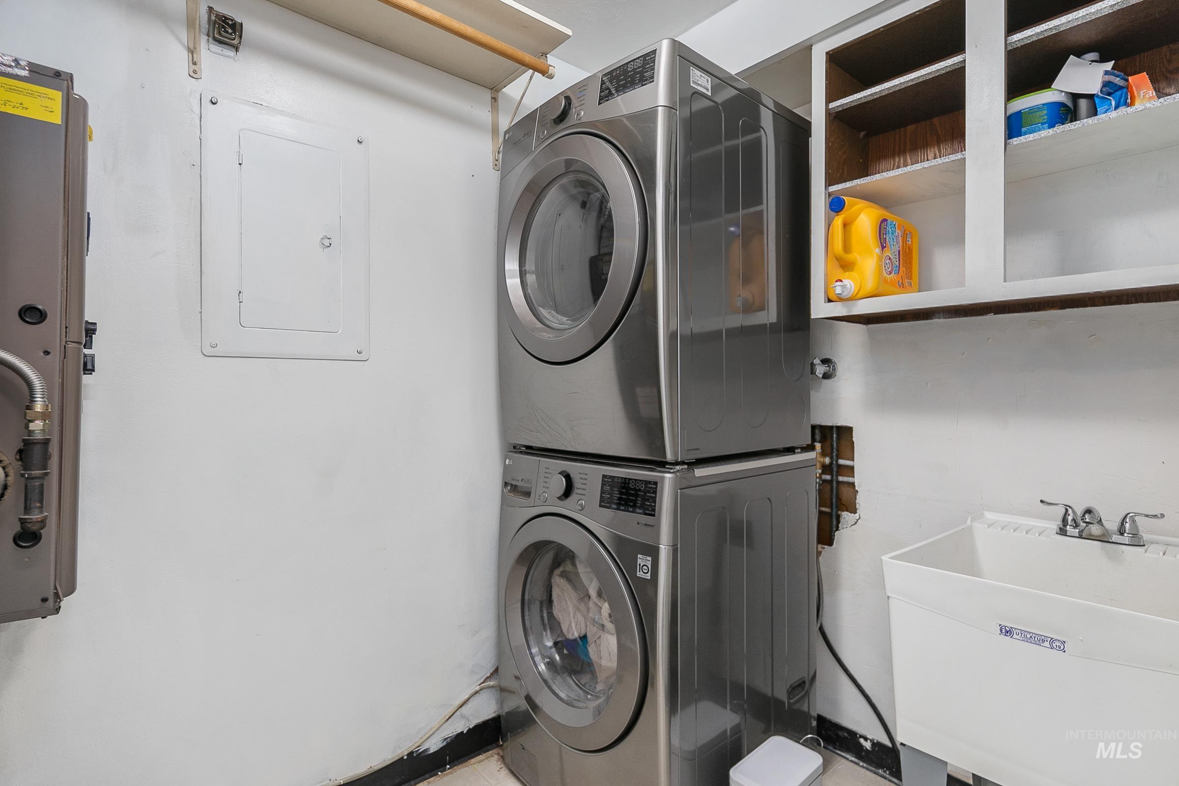 2163 N Workland, Boise, Idaho 83704, 4 Bedrooms, 2 Bathrooms, Residential For Sale, Price $424,990,MLS 98975691