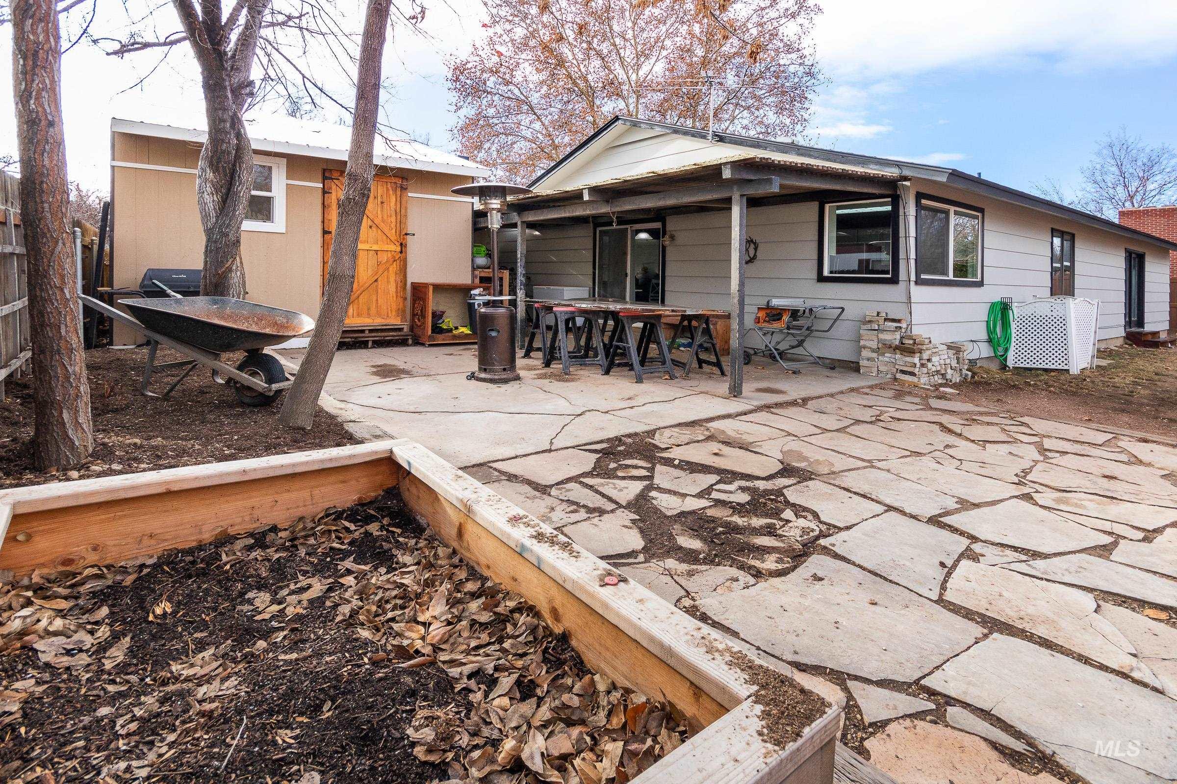 2163 N Workland, Boise, Idaho 83704, 4 Bedrooms, 2 Bathrooms, Residential For Sale, Price $424,990,MLS 98975691