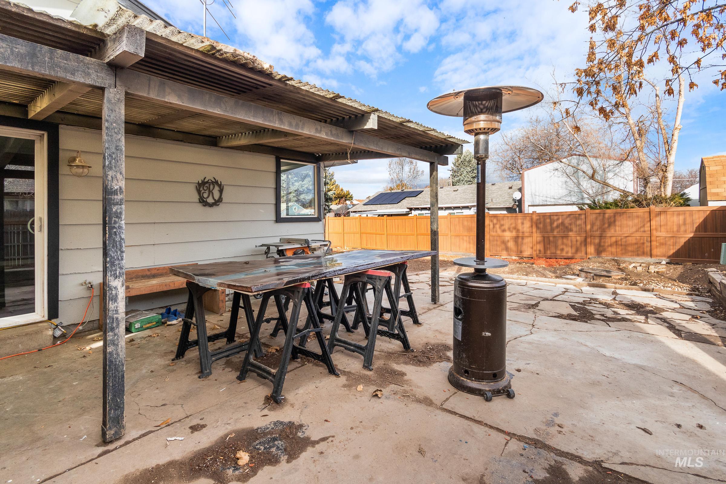 2163 N Workland, Boise, Idaho 83704, 4 Bedrooms, 2 Bathrooms, Residential For Sale, Price $424,990,MLS 98975691