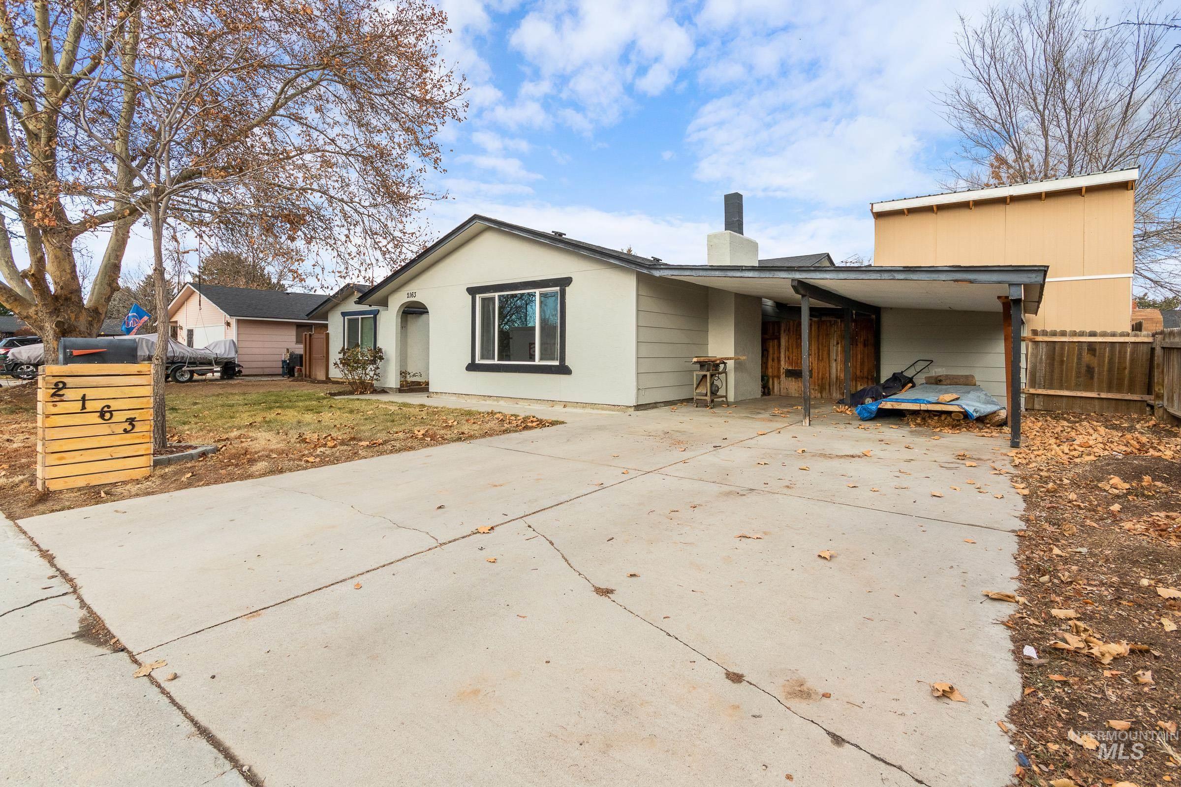 2163 N Workland, Boise, Idaho 83704, 4 Bedrooms, 2 Bathrooms, Residential For Sale, Price $424,990,MLS 98975691