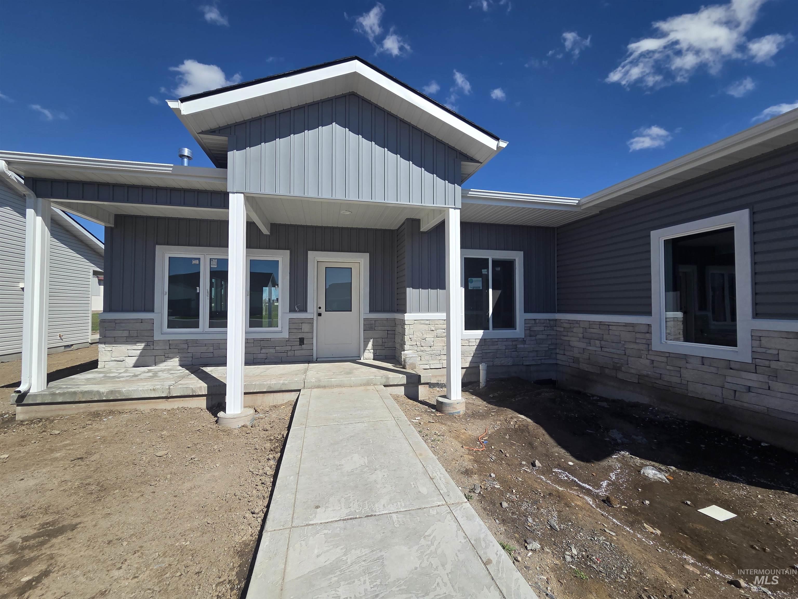 2401 Bristol Avenue, Burley, Idaho 83318, 3 Bedrooms, 2 Bathrooms, Residential For Sale, Price $332,465, 98975693