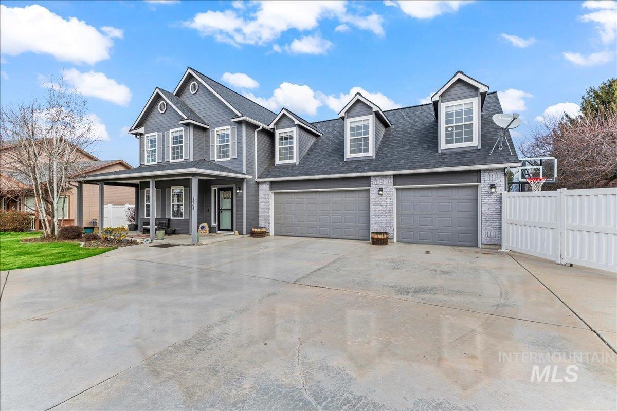 2608 S Hood Ranch Pl, Meridian, Idaho 83642, 4 Bedrooms, 2.5 Bathrooms, Residential For Sale, Price $729,500,MLS 98975695