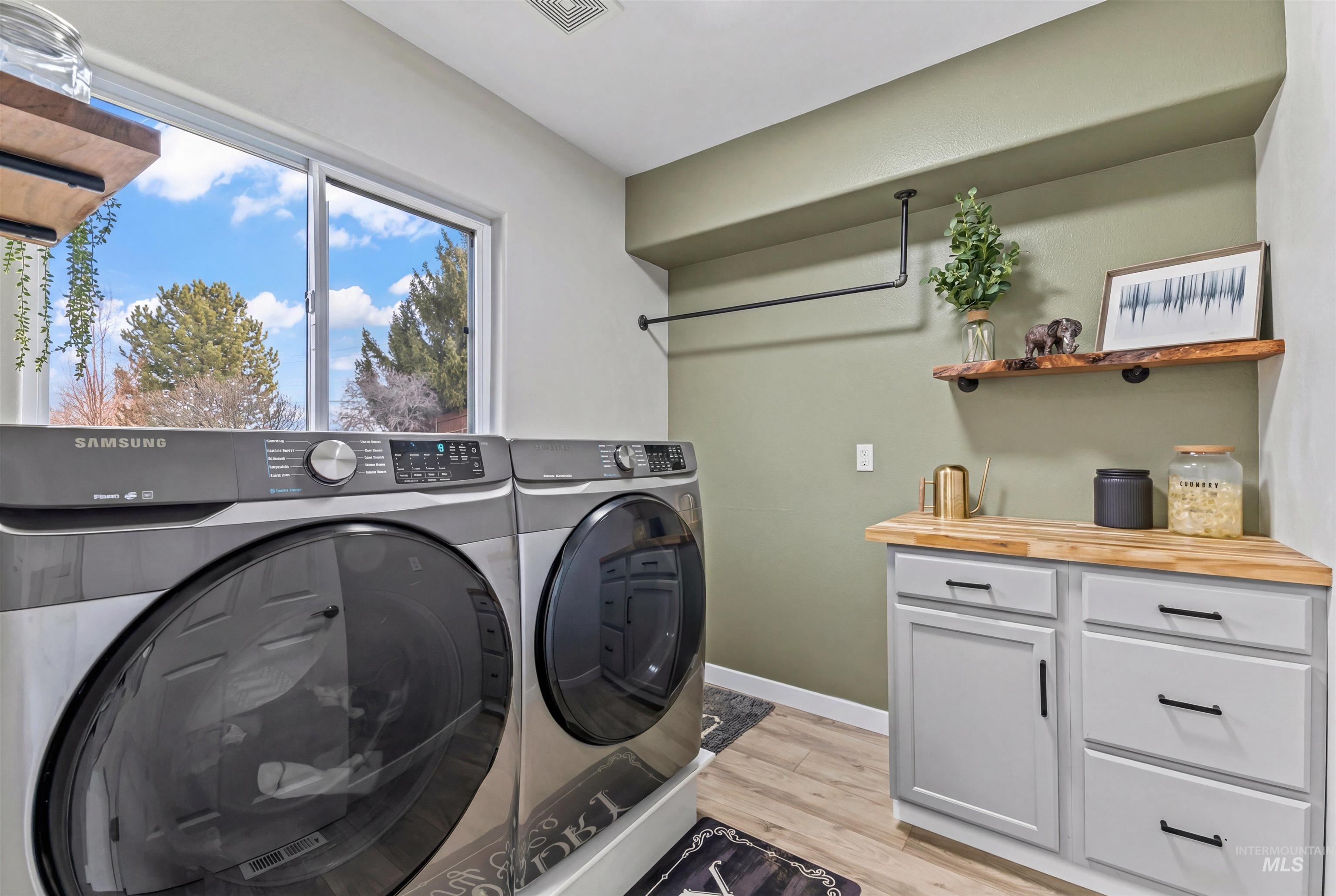 2608 S Hood Ranch Pl, Meridian, Idaho 83642, 4 Bedrooms, 2.5 Bathrooms, Residential For Sale, Price $729,500,MLS 98975695