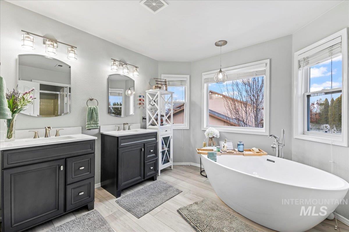 2608 S Hood Ranch Pl, Meridian, Idaho 83642, 4 Bedrooms, 2.5 Bathrooms, Residential For Sale, Price $729,500,MLS 98975695