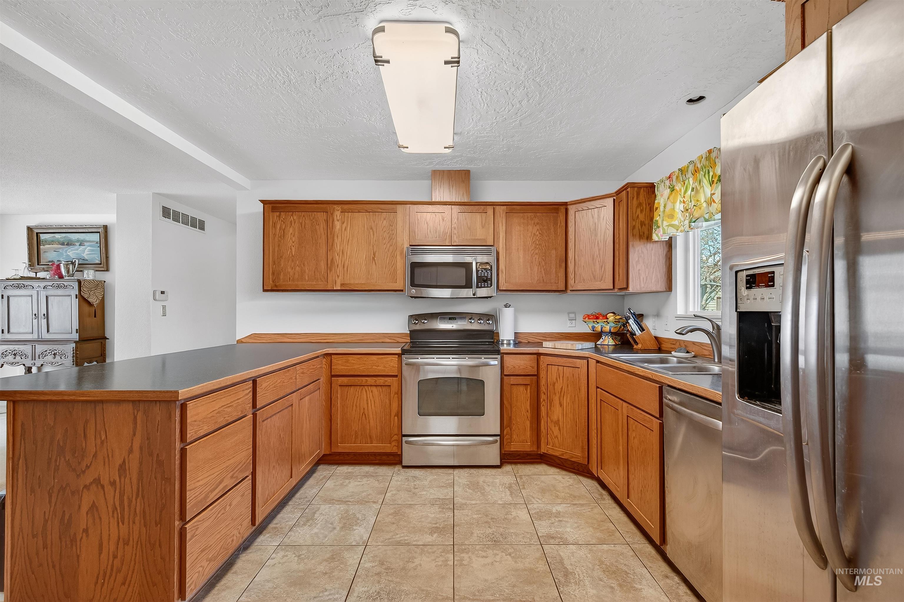 3430 Meadowlark Drive, Lewiston, Idaho 83501, 5 Bedrooms, 3 Bathrooms, Residential For Sale, Price $540,000,MLS 98975700