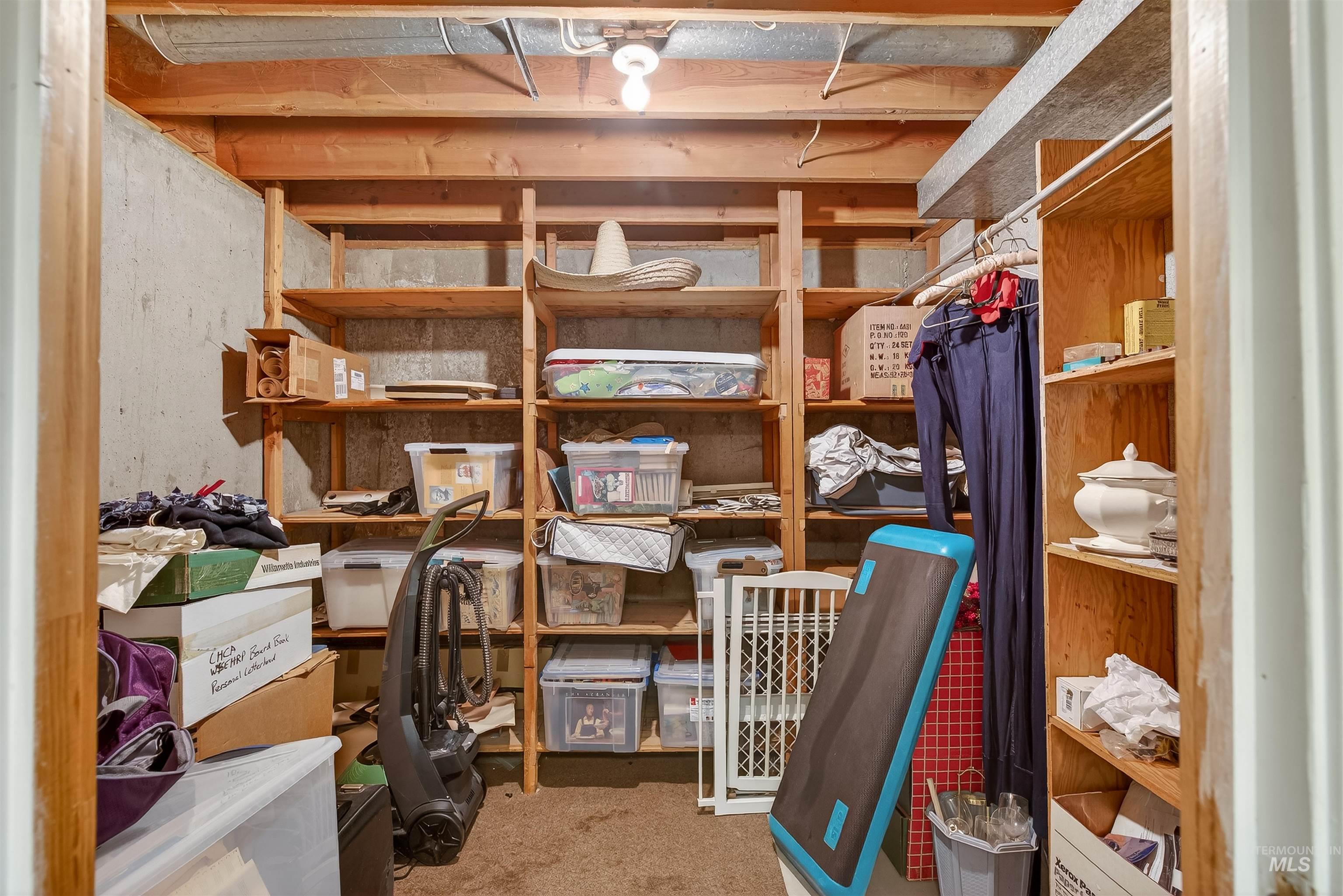 3430 Meadowlark Drive, Lewiston, Idaho 83501, 5 Bedrooms, 3 Bathrooms, Residential For Sale, Price $540,000,MLS 98975700