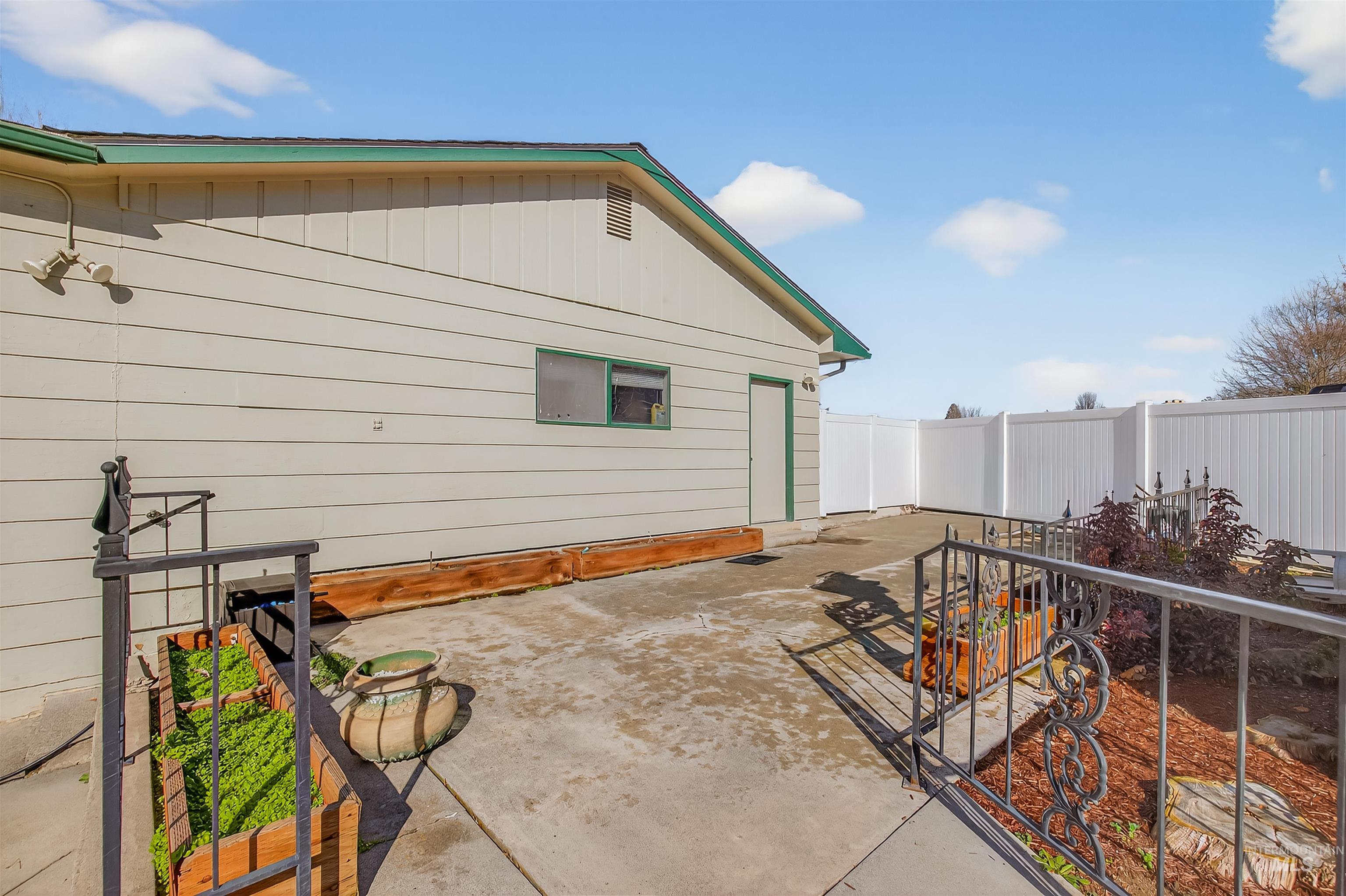 3430 Meadowlark Drive, Lewiston, Idaho 83501, 5 Bedrooms, 3 Bathrooms, Residential For Sale, Price $540,000,MLS 98975700