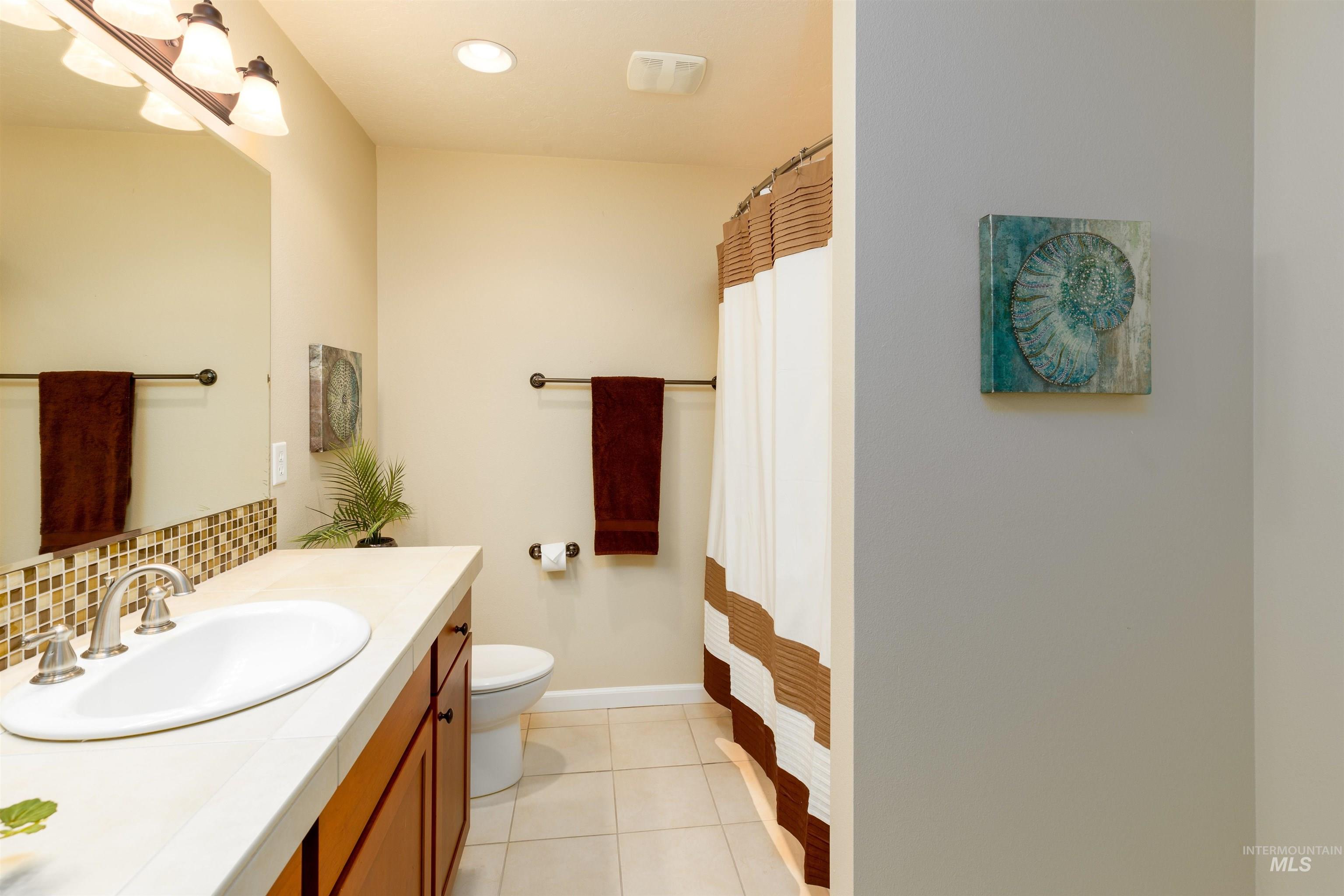 2858 N Cloverdale Rd, Boise, Idaho 83713, 2 Bedrooms, 2 Bathrooms, Residential For Sale, Price $450,000, 98975702